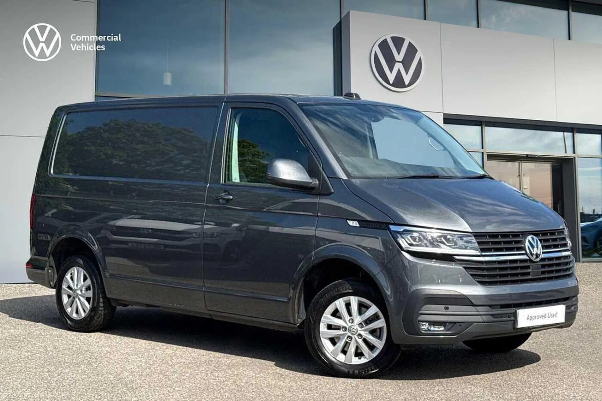 DE74WPW Volkswagen Transporter 2.0 TDI 110 Highline Van Image #1