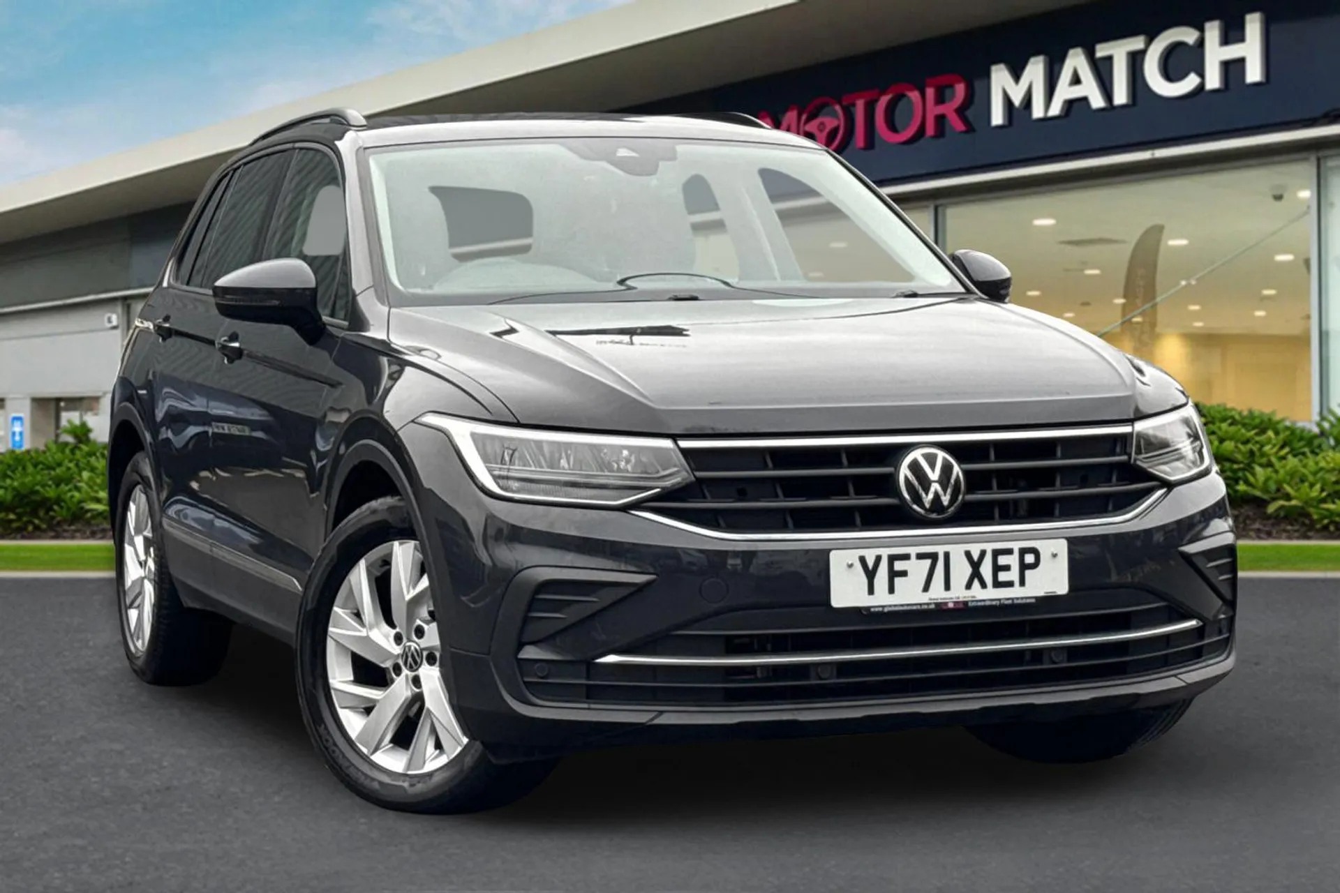 YF71XEP Volkswagen Tiguan 2.0 TDI Life 5dr Image #1