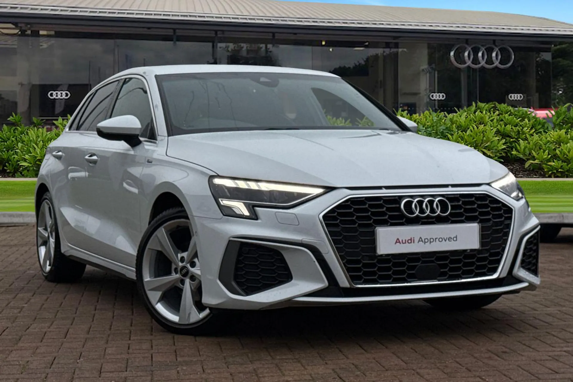 KM22JFJ Audi A3 S line 35 TFSI  150 PS S tronic Image #1