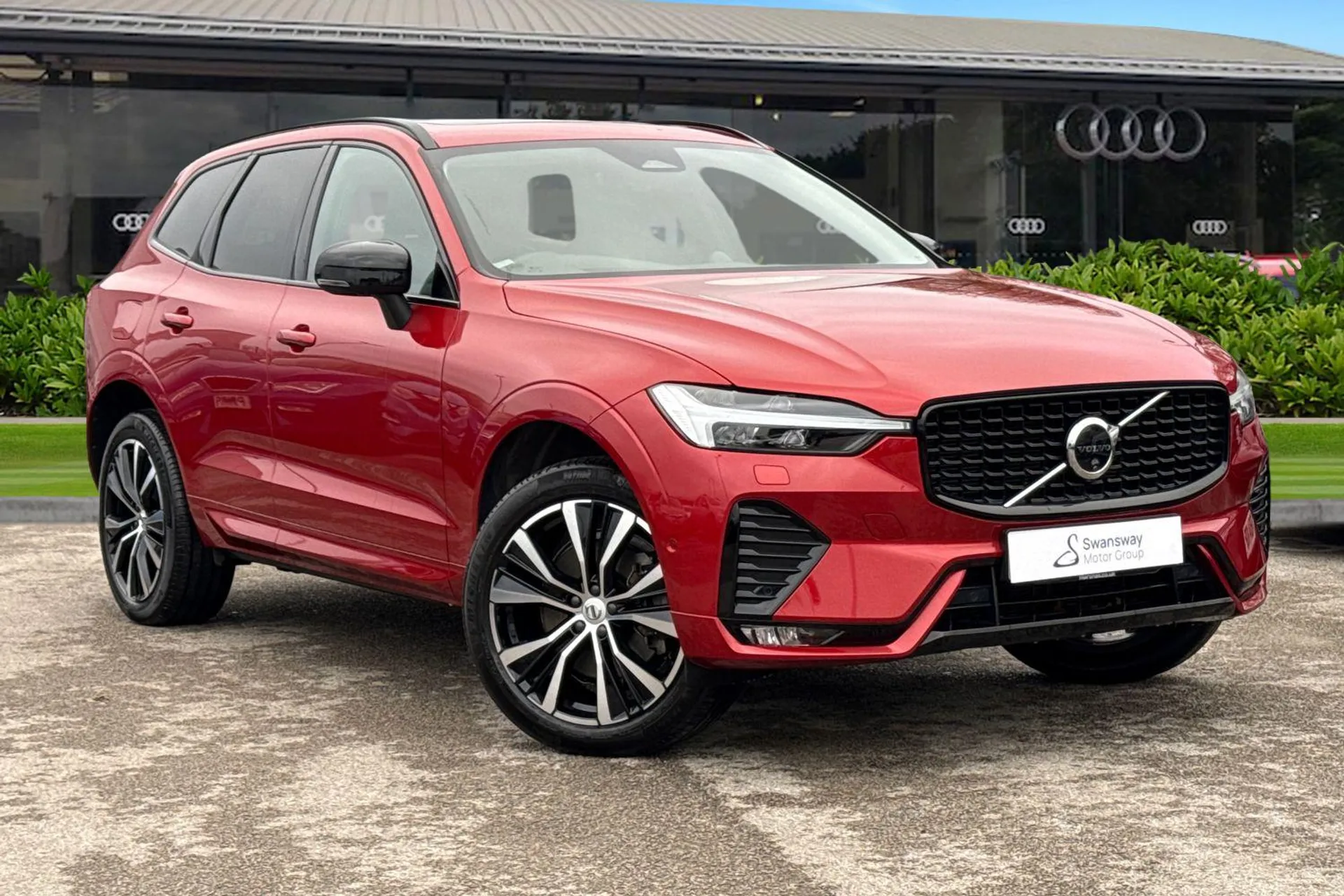 FG24YUB Volvo Xc60 2.0 B5P Ultimate Dark 5dr AWD Geartronic Image #1