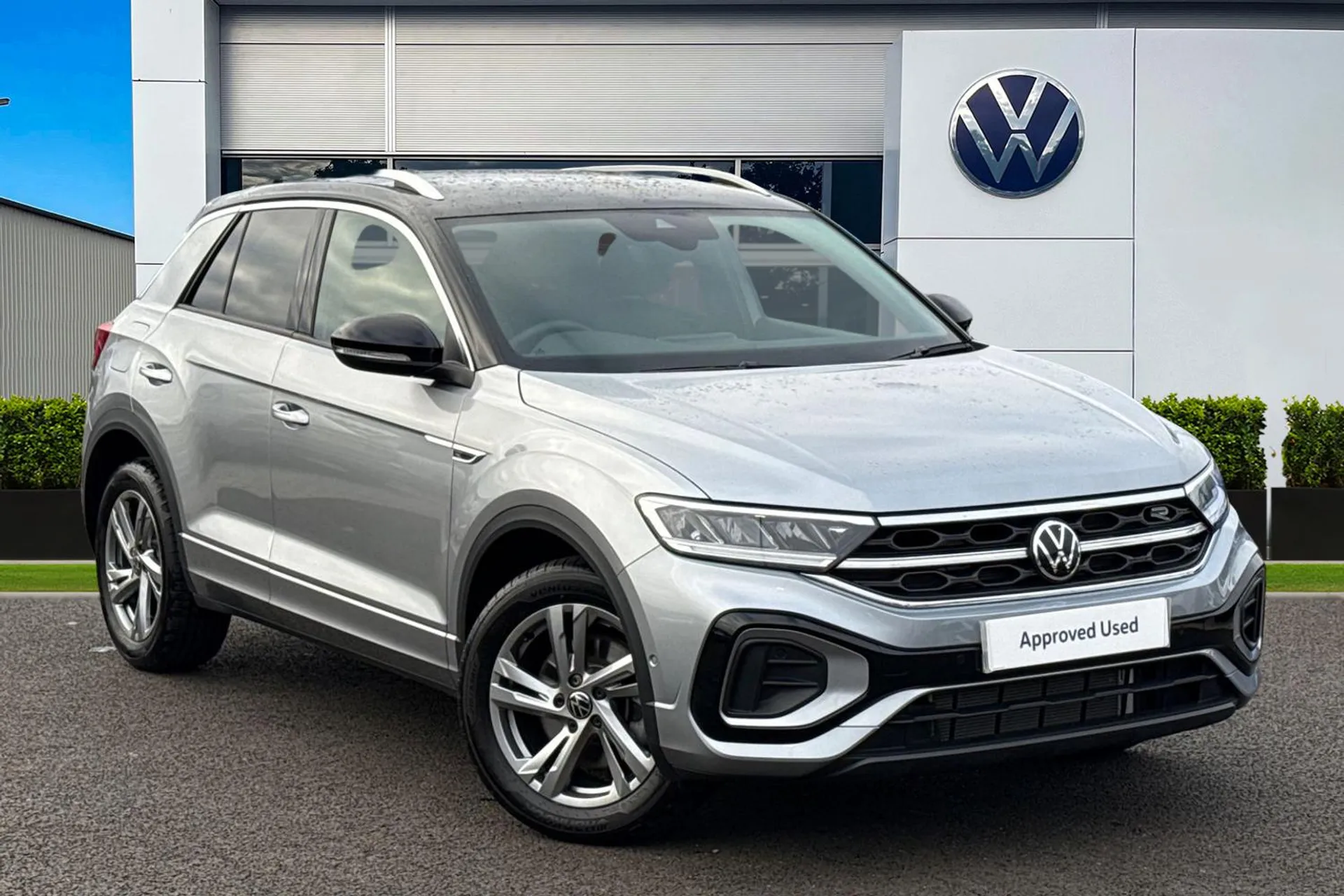YS25HXO Volkswagen T-Roc 1.5 TSI R-Line 5dr DSG, **19 INCH BLACK MISANO ALLOYS** Image #1