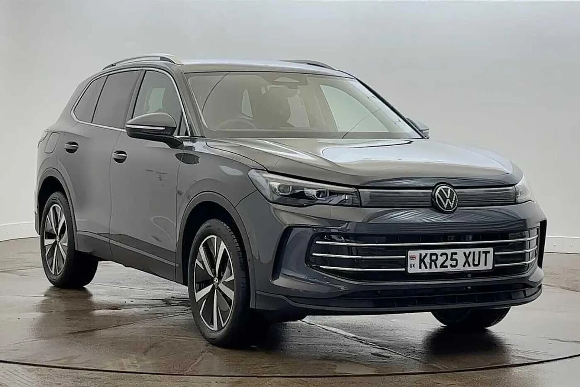 KR25XUT Volkswagen Tiguan 1.5 TSI eHybrid Elegance 5dr DSG Image #1
