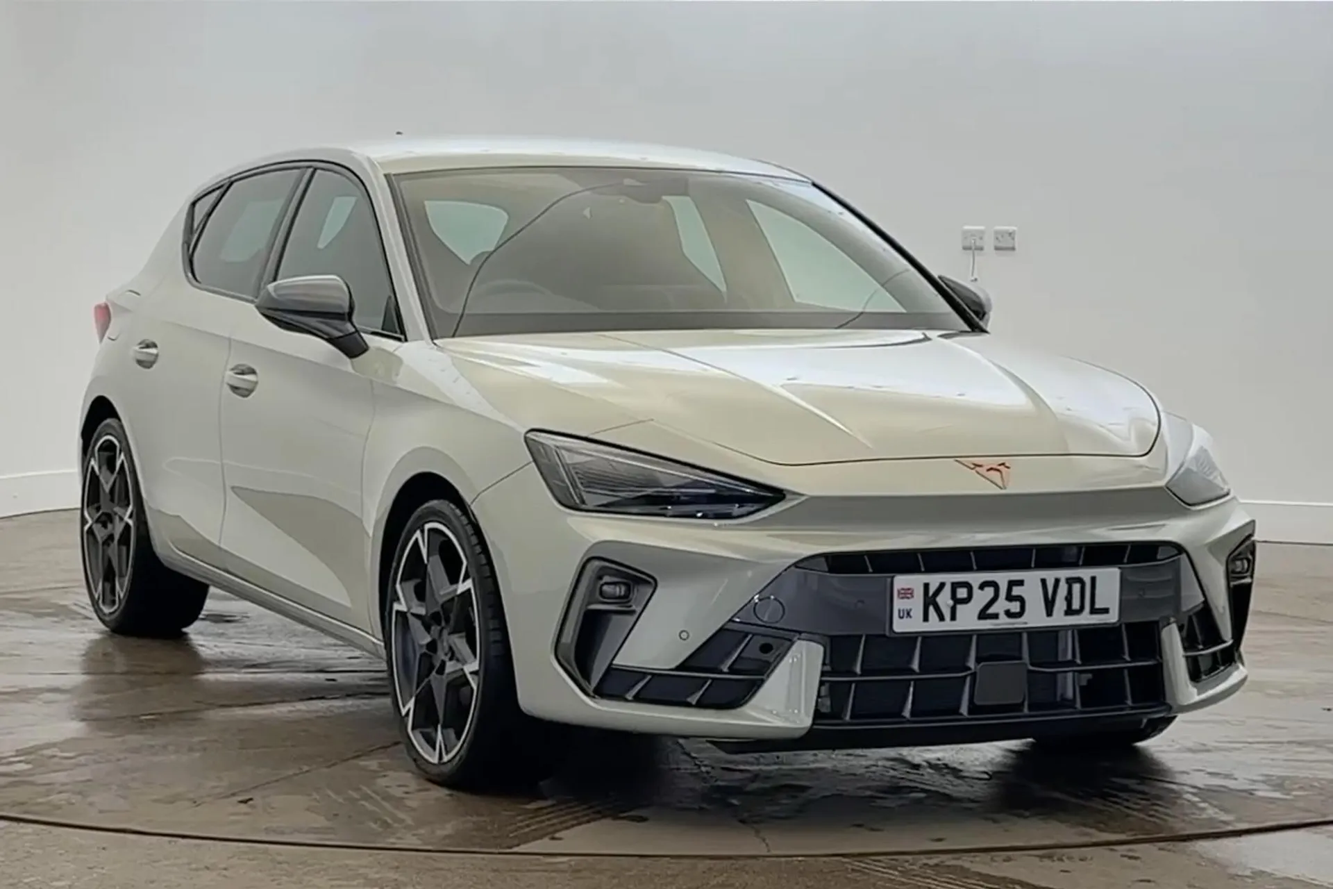 KP25VDL CUPRA Leon 1.5 eTSI 150 V2 5dr DSG Image #1