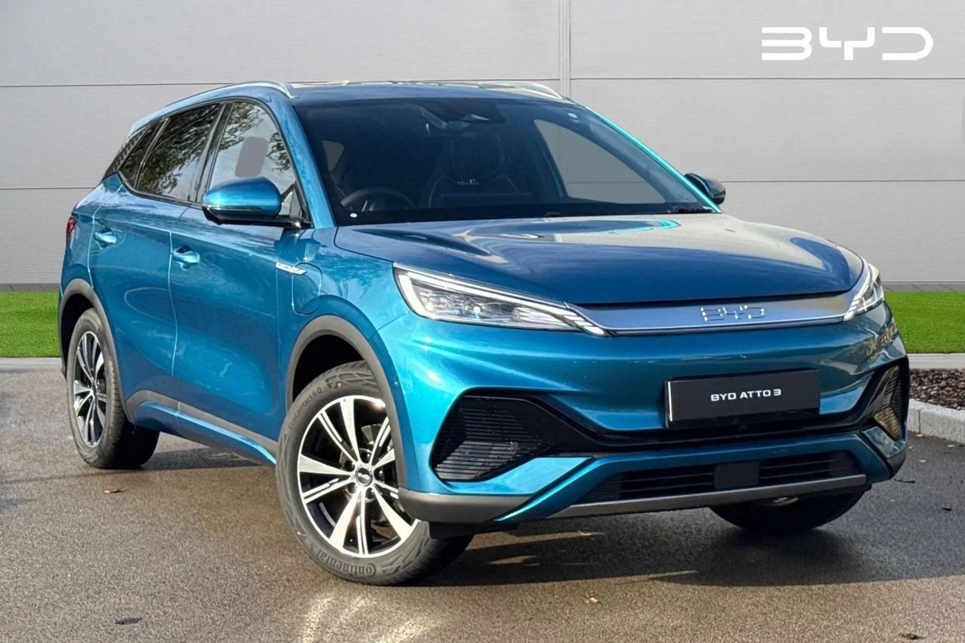 DG75PGF BYD ATTO 3 60.48kWh Design Auto 5dr Image #1