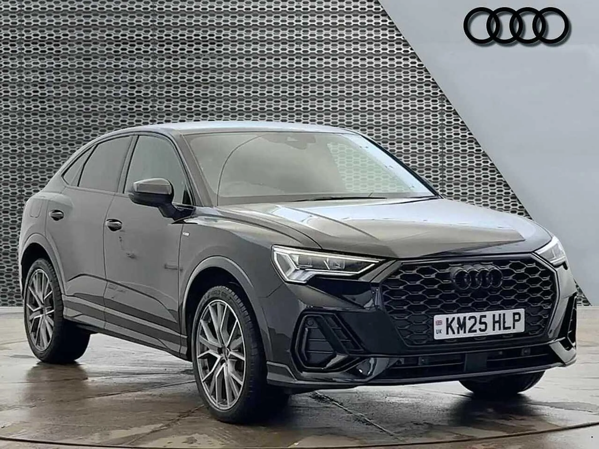 KM25HLP Audi Q3 Black Edition 35 TDI  150 PS S tronic Image #1