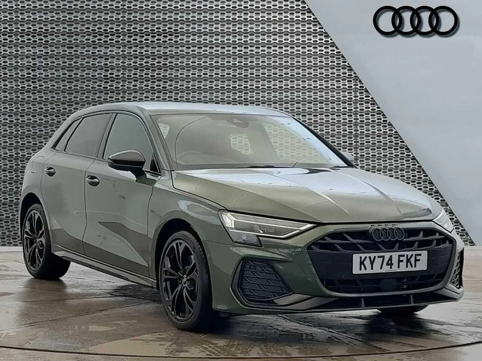 KY74FKF Audi A3 Black Edition 40 TFSI e  204 PS S tronic Image #1