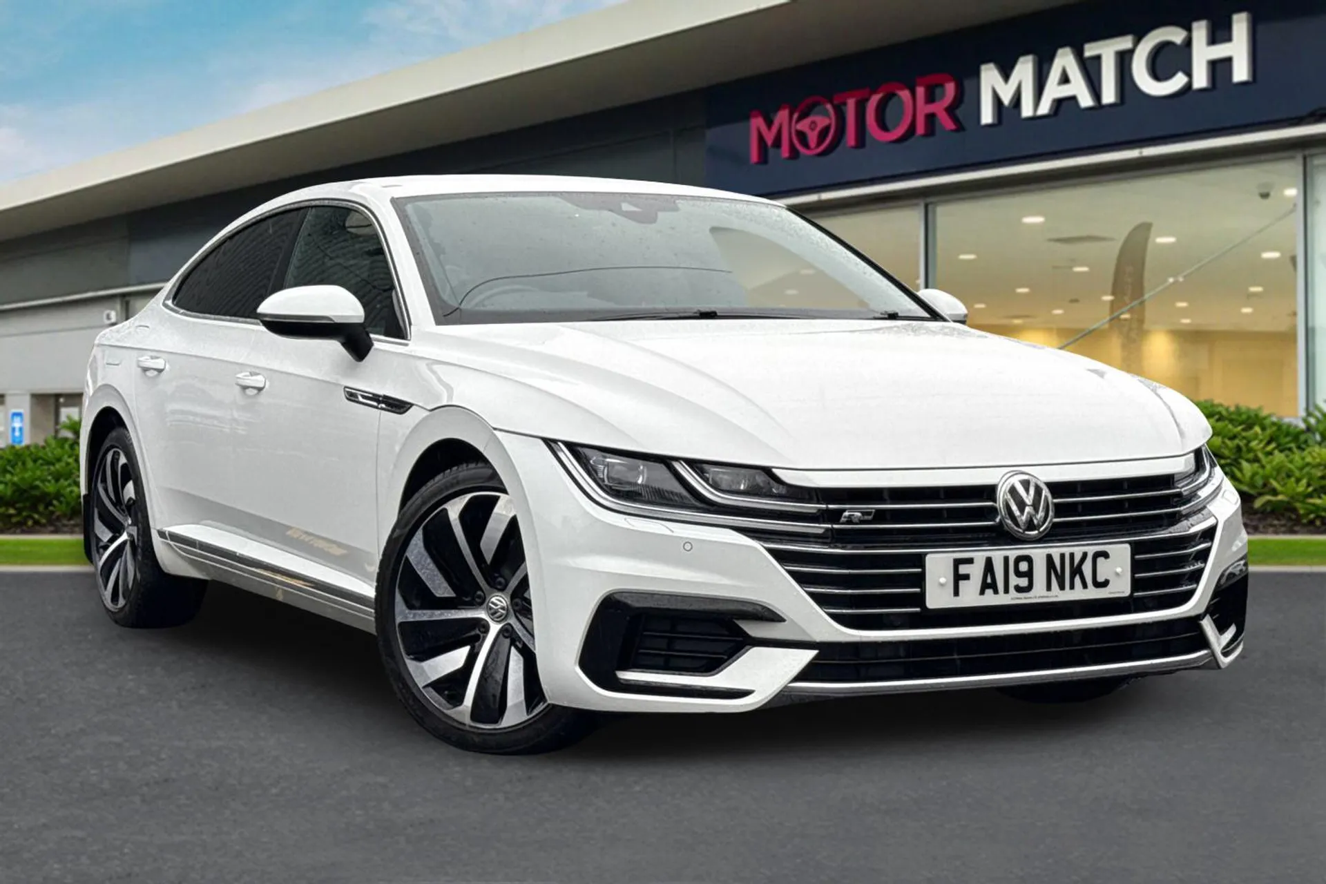 FA19NKC Volkswagen Arteon 2.0 TDI R-Line Fastback DSG Euro 6 (s/s) 5dr Image #1