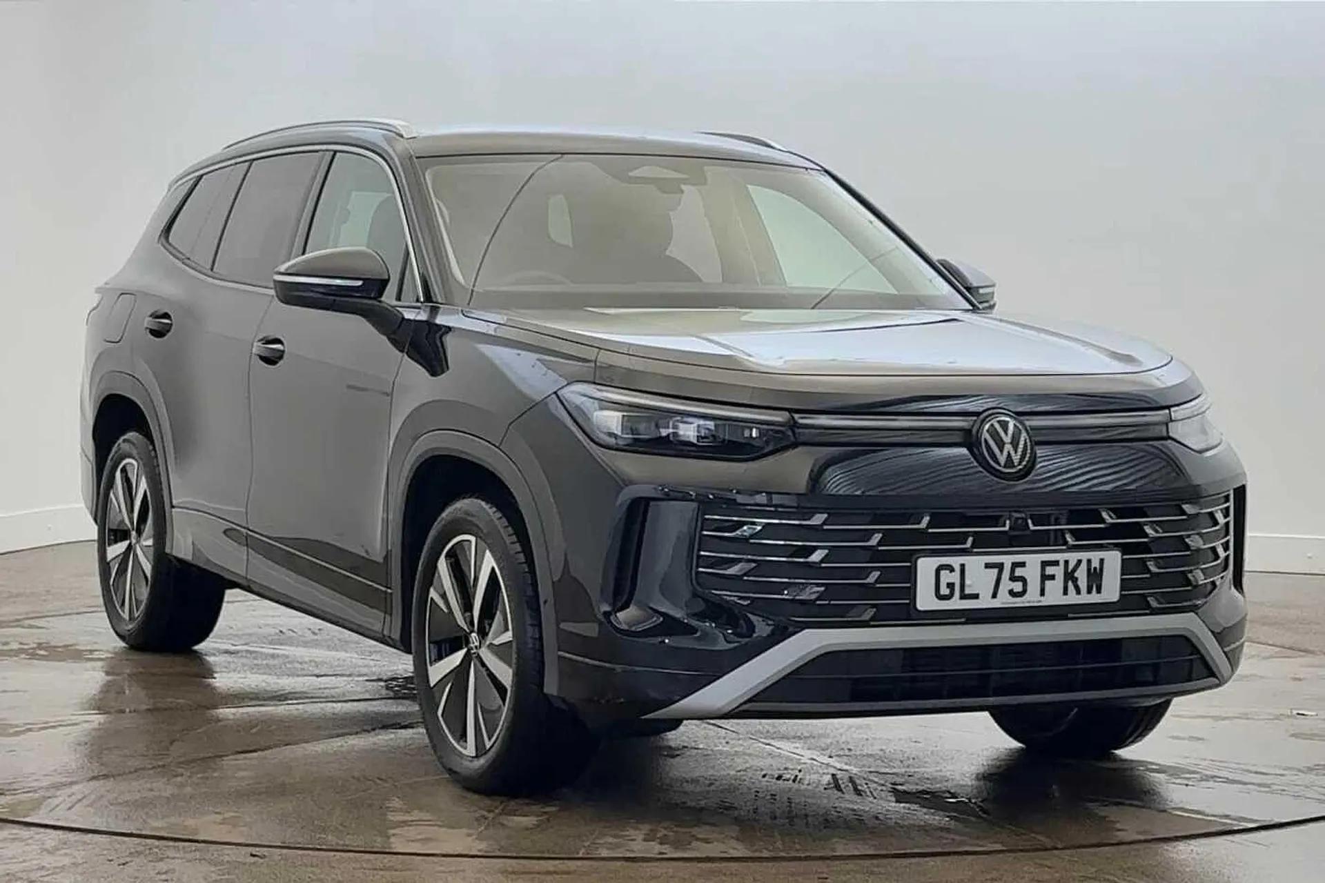 GL75FKW Volkswagen Tayron 1.5 eTSI Elegance 5dr DSG7 [7 Seat] **DELIVERY MILES** Image #1