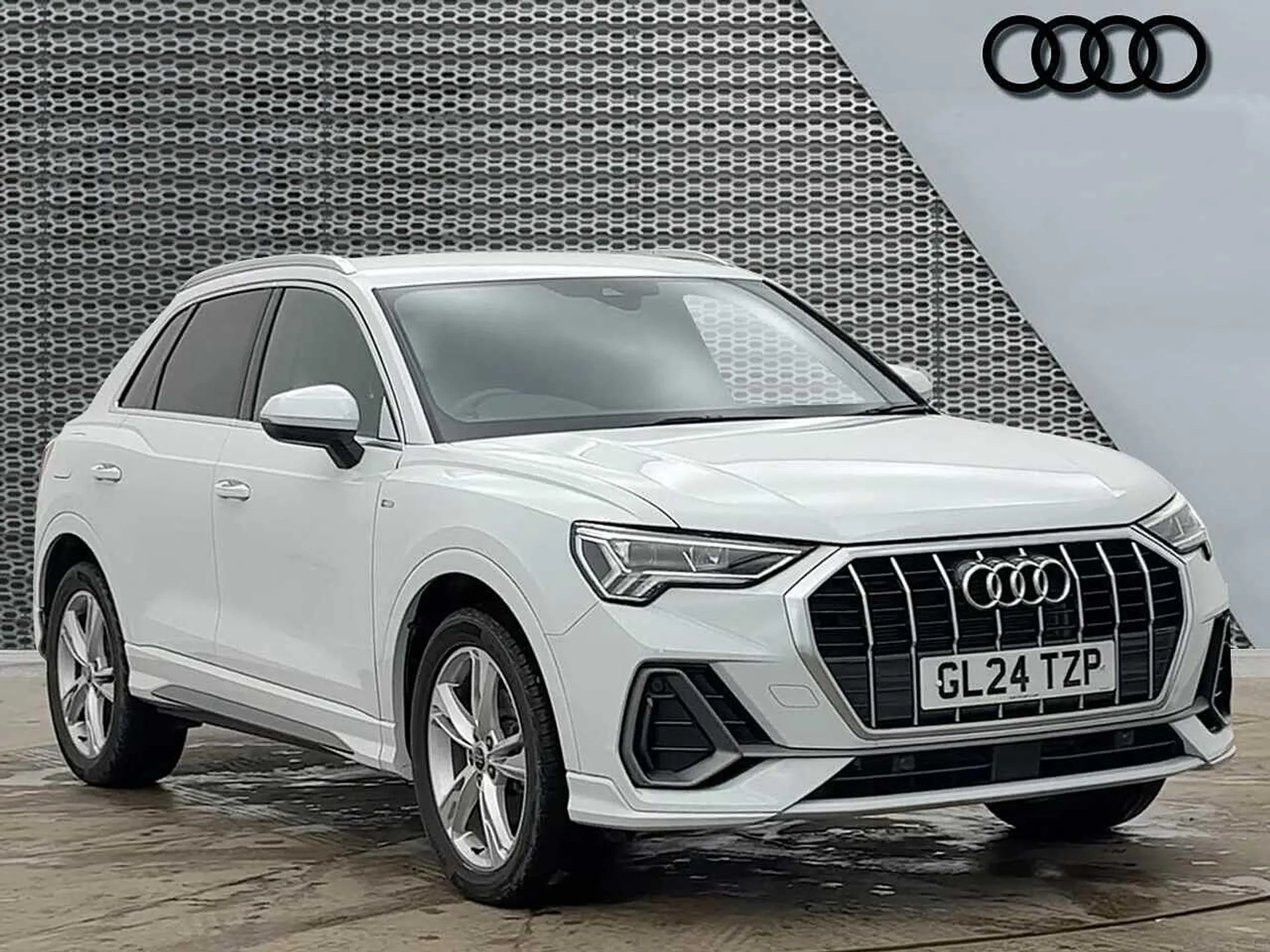 GL24TZP Audi Q3 S line 35 TFSI  150 PS S tronic Image #1
