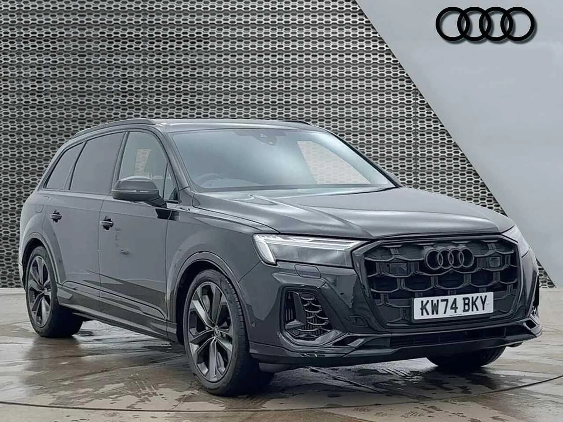 KW74BKY Audi Q7 SUV  Black Edition 55 TFSI quattro 340 PS tiptronic Image #1