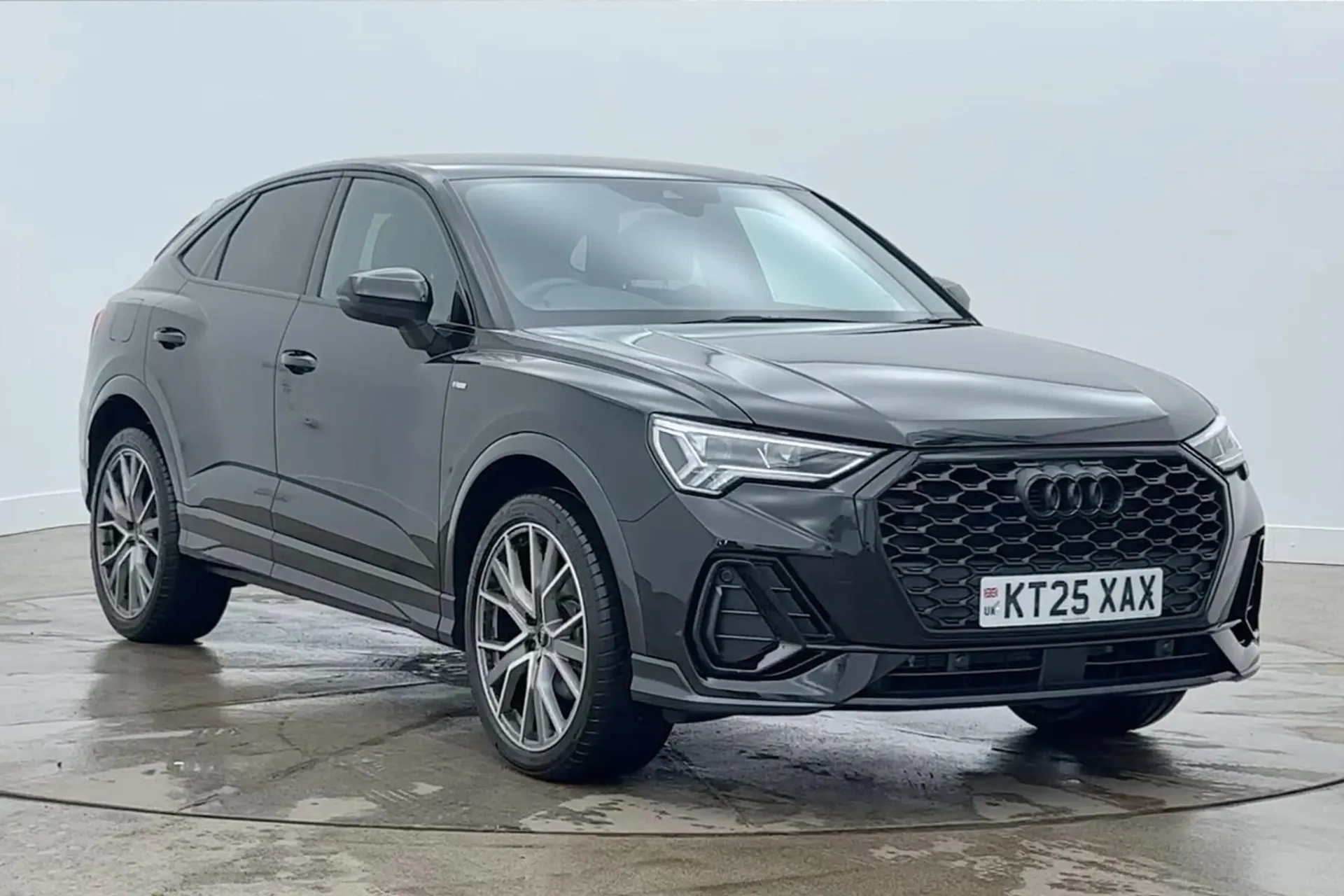 KT25XAX Audi Q3 Black Edition 35 TDI  150 PS S tronic Image #1