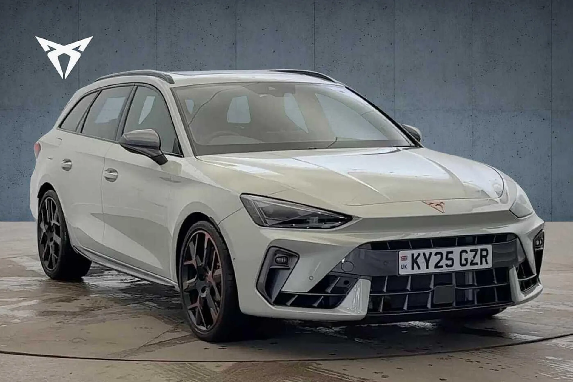 KY25GZR CUPRA Leon 2.0 TSI 333 VZ3 5dr DSG 4Drive, **PANORAMIC SUNROOF** Image #1