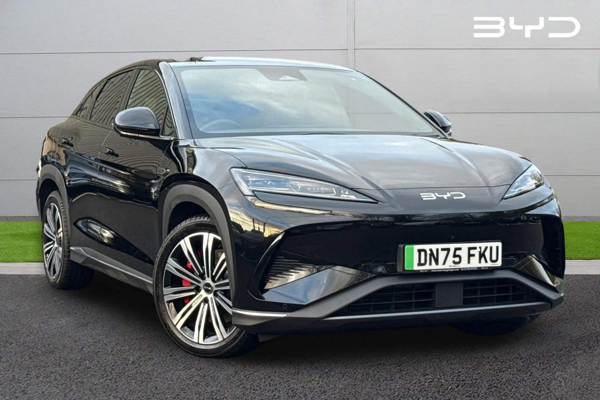 DN75FKU BYD Sealion 7 82.5kWh Design Auto AWD 5dr Image #1