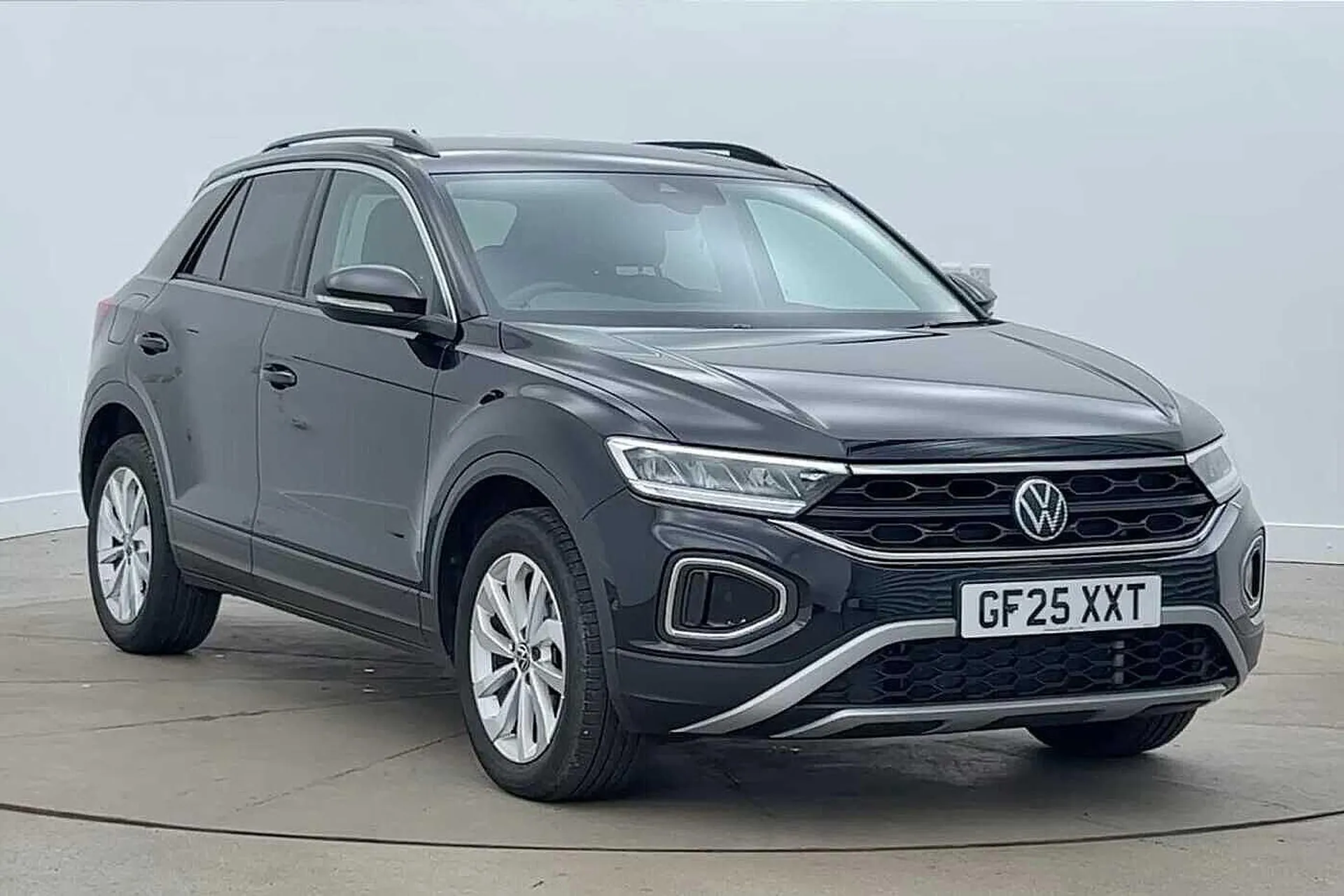 GF25XXT Volkswagen T-Roc 1.5 TSI Match 5dr Image #1