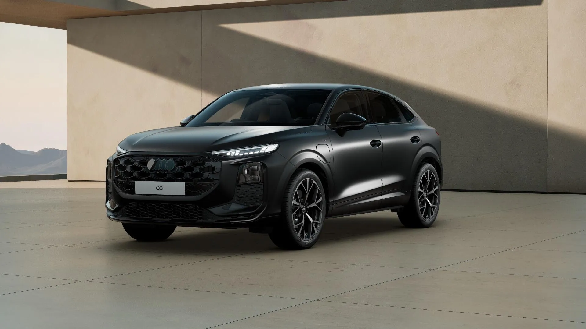  Audi Q3 1.5 e-Hybrid Edition 1 5dr S Tronic Image #1