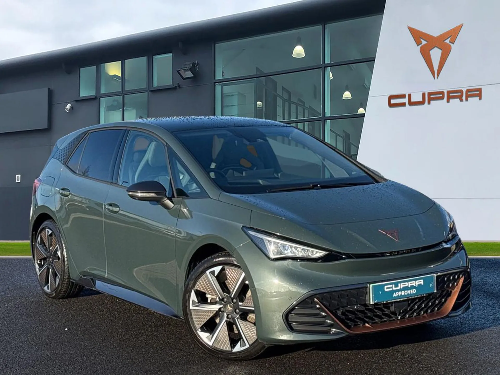 MF75LUR CUPRA Born 240kW e-Boost VZ First Edition 79kWh 5dr Auto Image #1