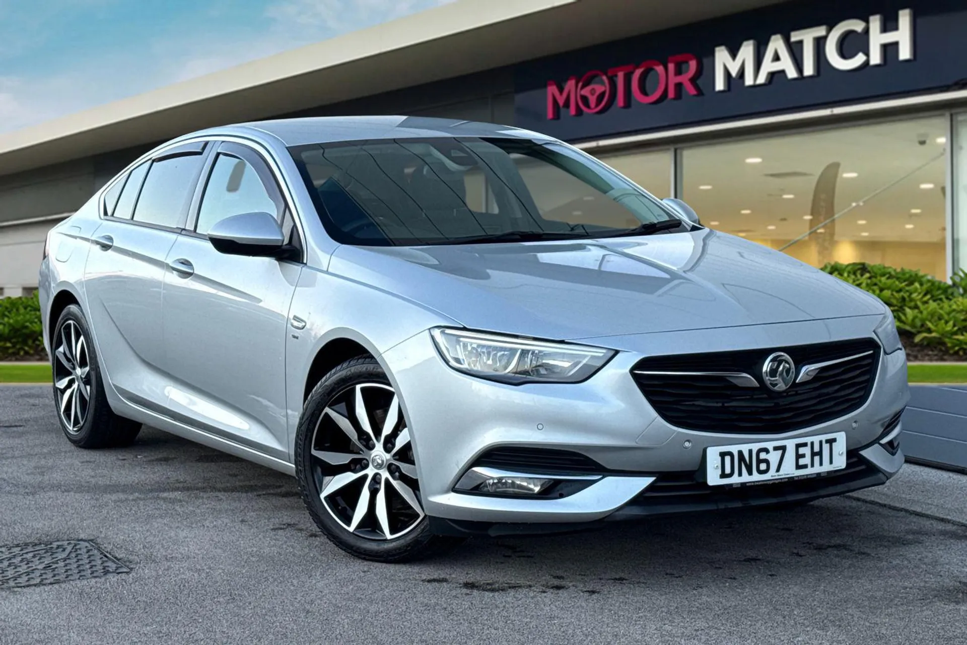 DN67EHT Vauxhall Insignia 2.0 Turbo D BlueInjection SRi Nav Grand Sport Euro 6 (s/s) 5dr Image #1