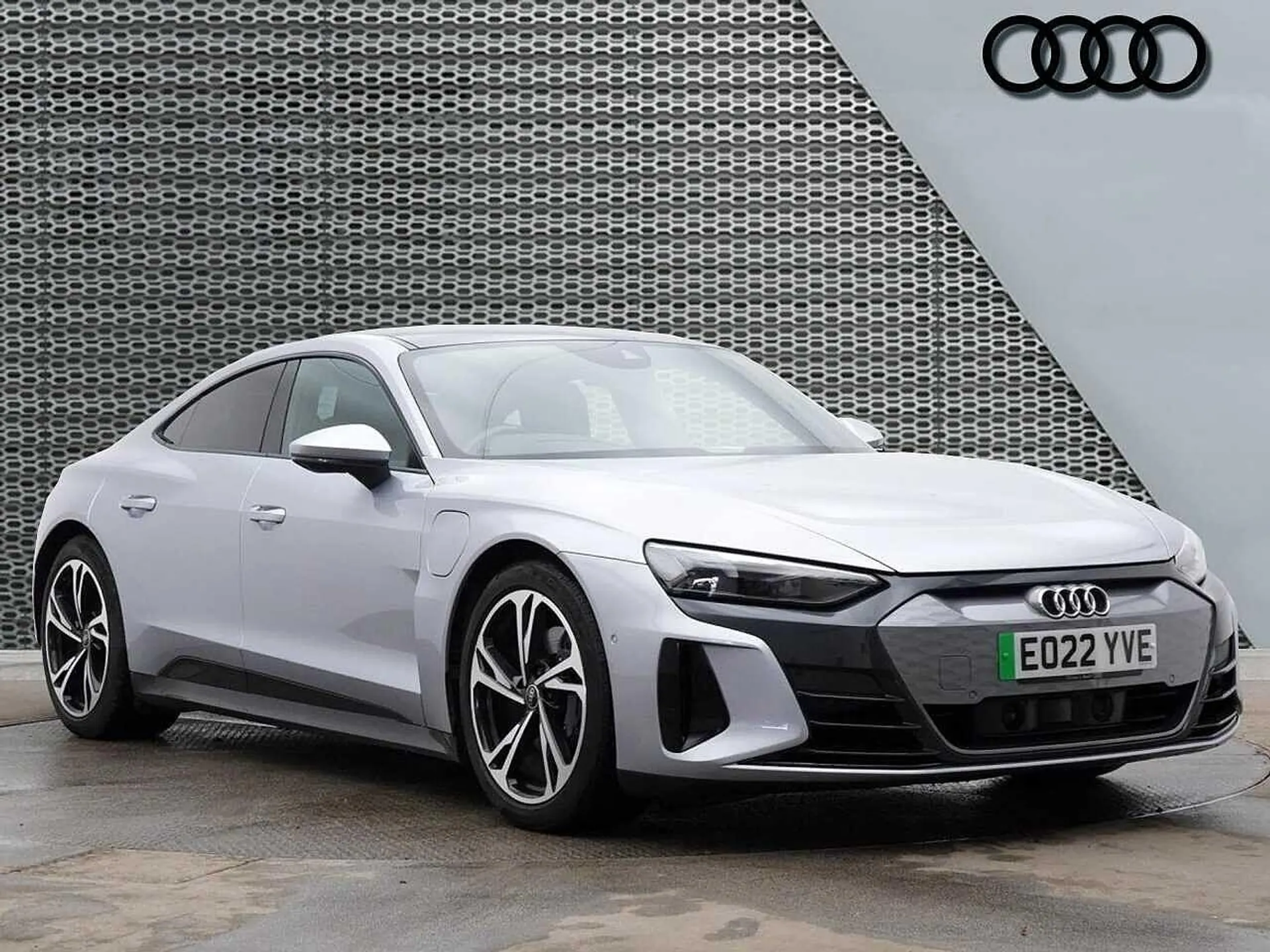 EO22YVE Audi e-tron GT GT quattro 350,00 kW Image #1