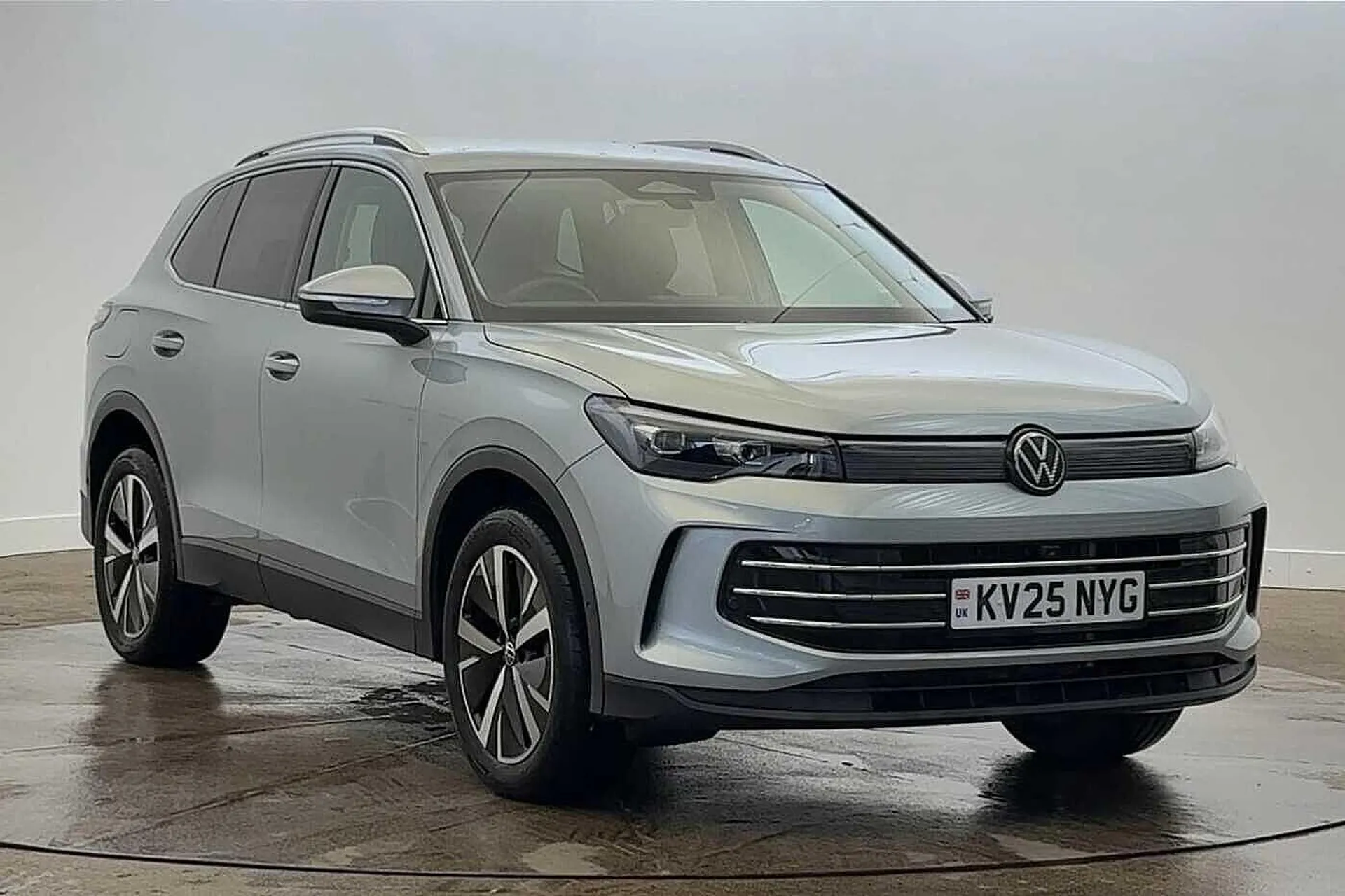 KV25NYG Volkswagen Tiguan 1.5 TSI eHybrid Elegance 5dr DSG | Area View Camera | Adaptive Cruise Contr Image #1