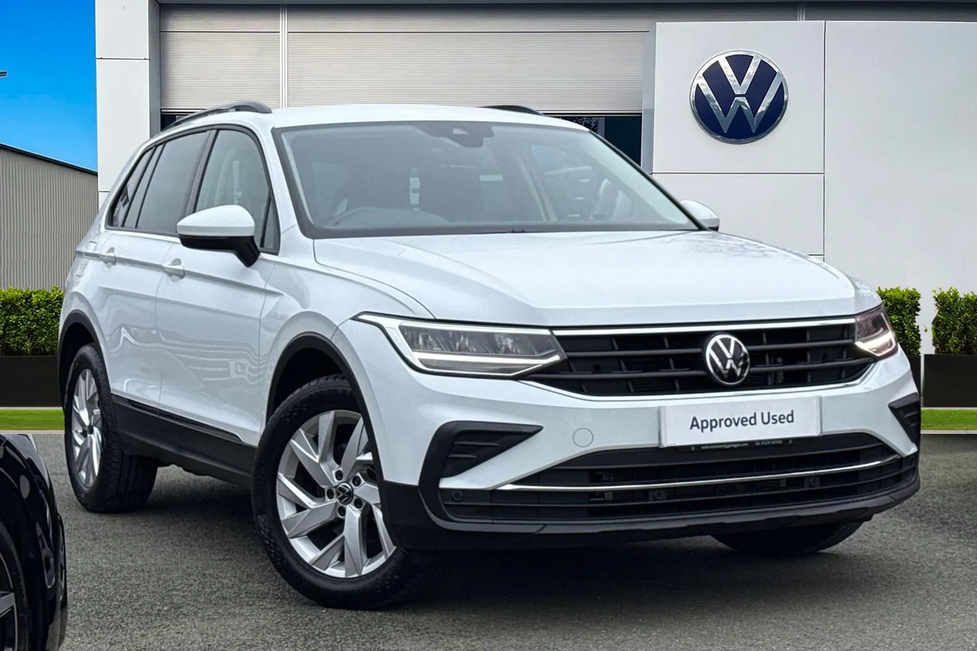 CX23PVA Volkswagen Tiguan 1.5 TSI 150 Life 5dr DSG | Rear View Camera | Adaptive Cruise Control Image #1
