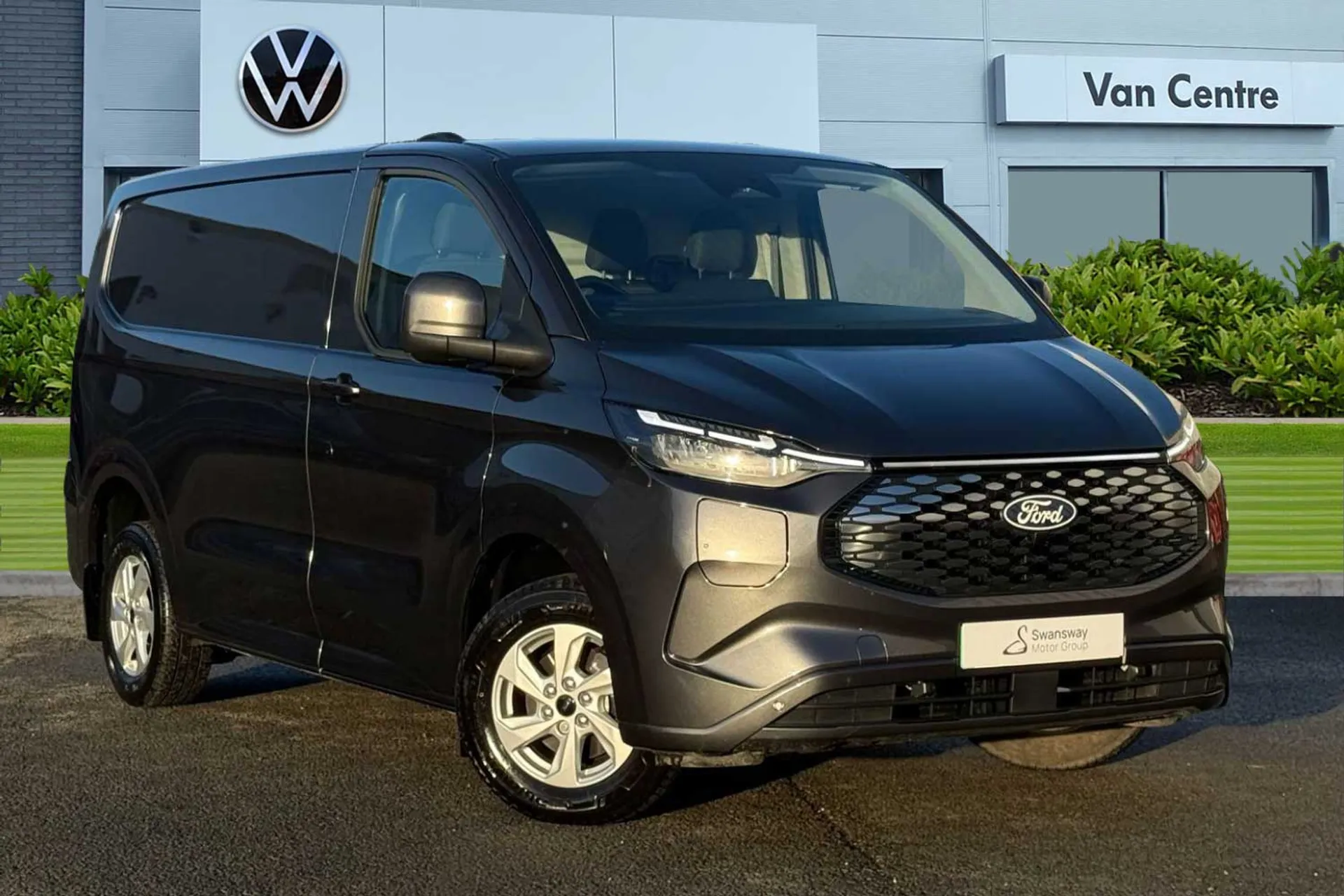 MD74DPO Ford E-Transit Custom 100kW 136PS H1 Van Limited Auto Image #1