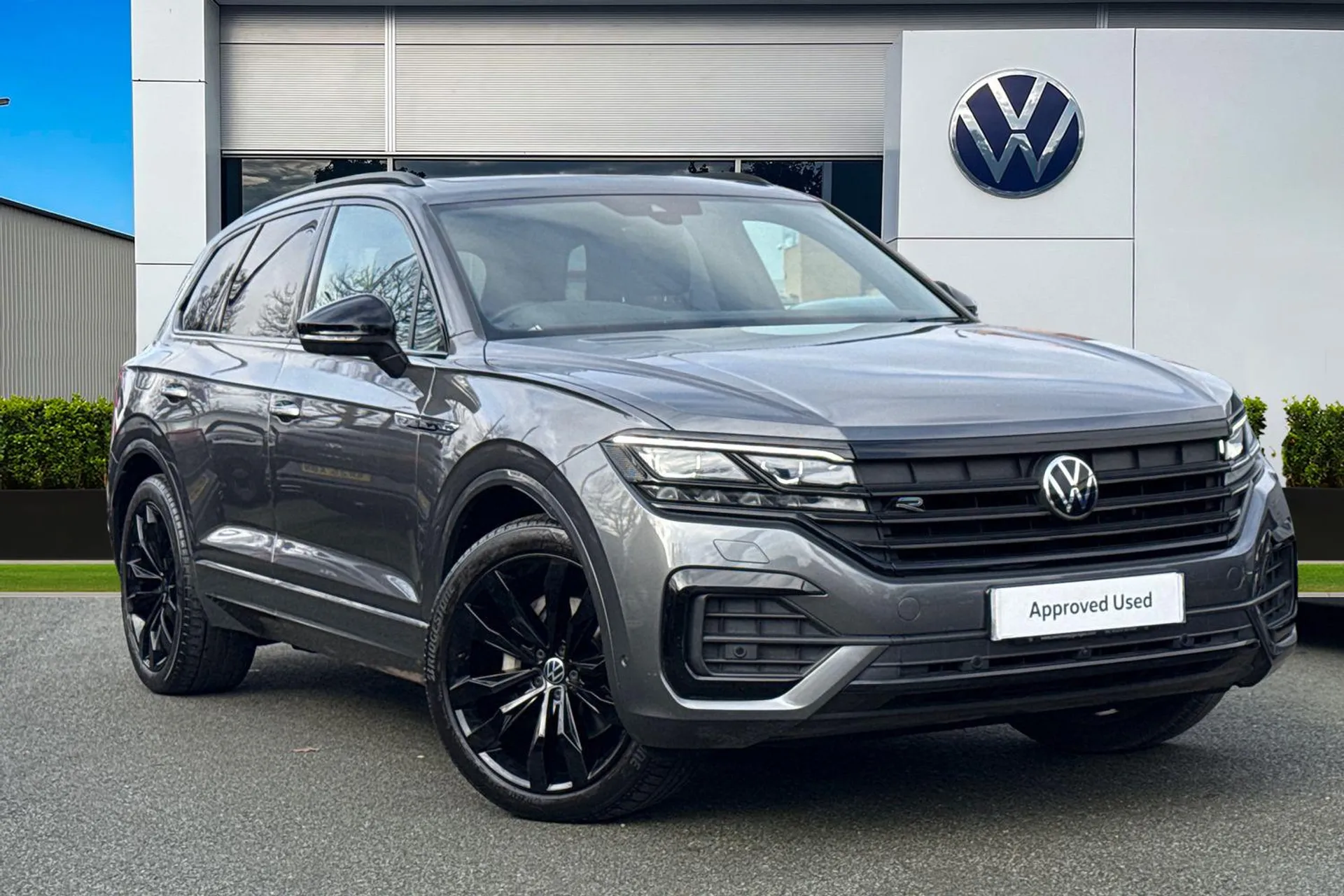 DA71TZZ Volkswagen Touareg 3.0 V6 TDI 4Motion Black Edition 5dr Tip Auto | Tow Bar | Area View Camera Image #1