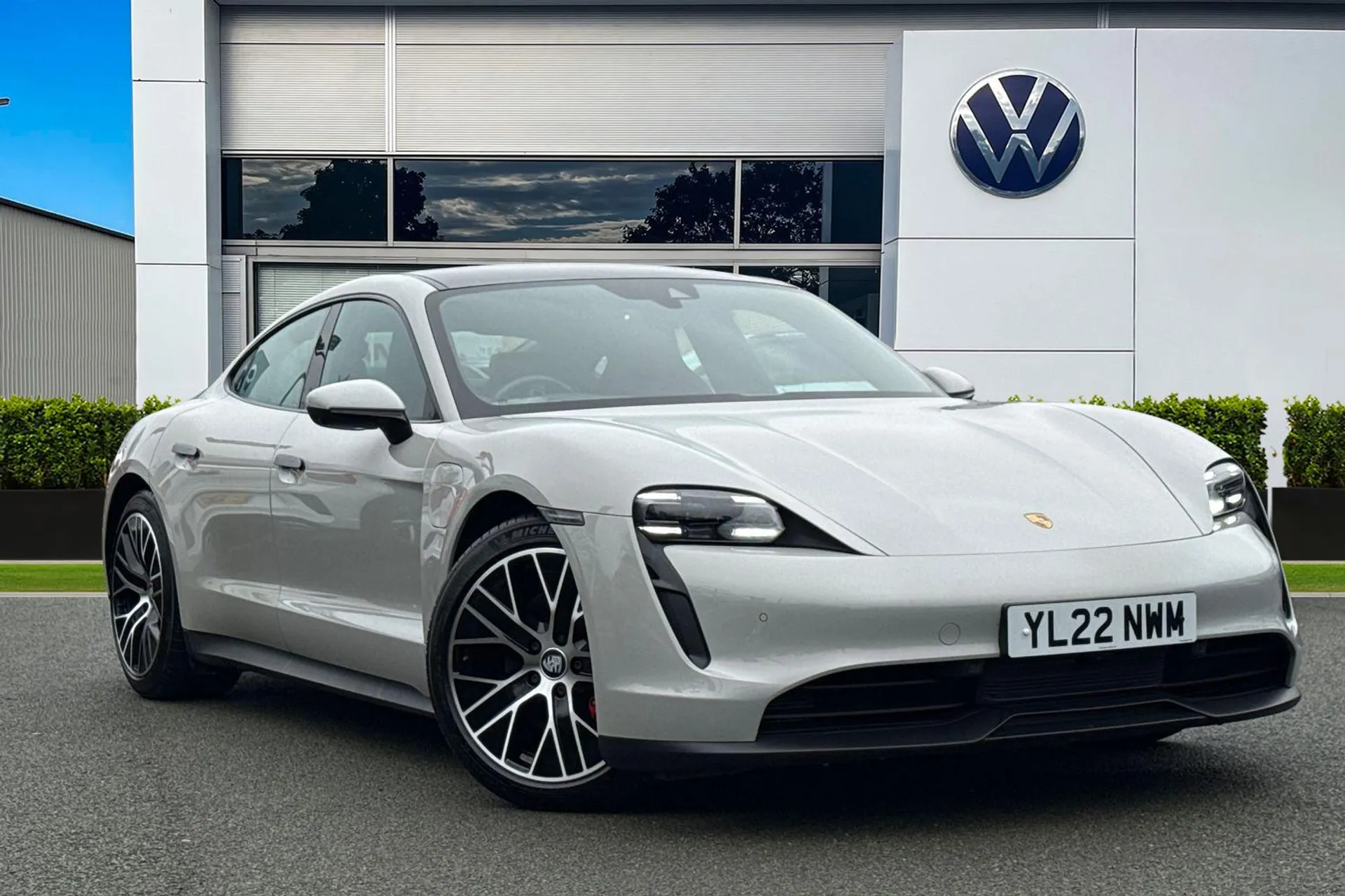 YL22NWM Porsche Taycan Performance Plus 93.4kWh 4S Auto 4WD 4dr (11kW Charger) Image #1