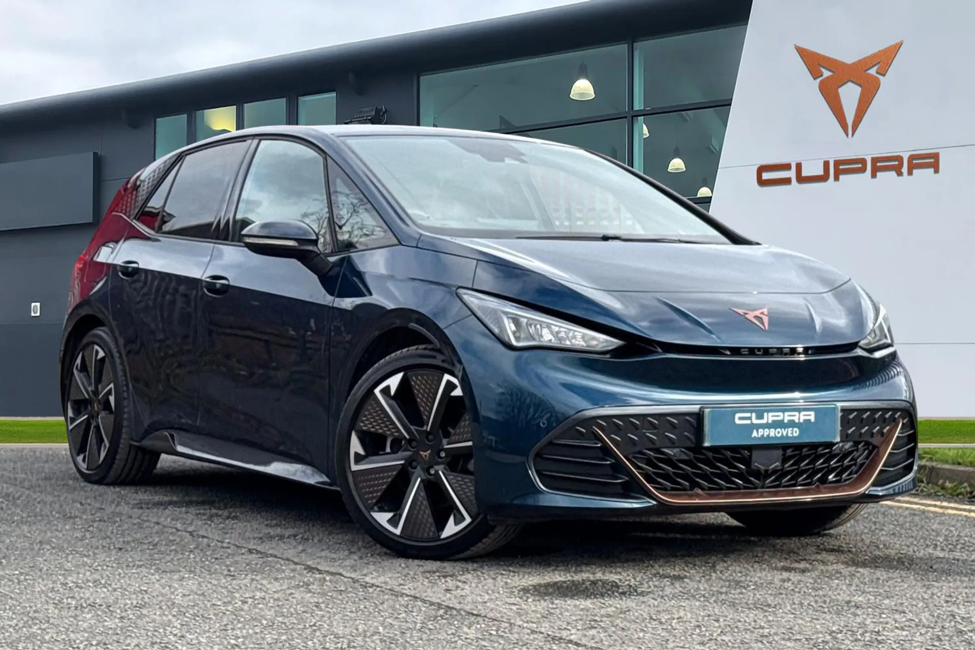 KY75EUR CUPRA Born e-Boost 79kWh VZ Auto 5dr Image #1