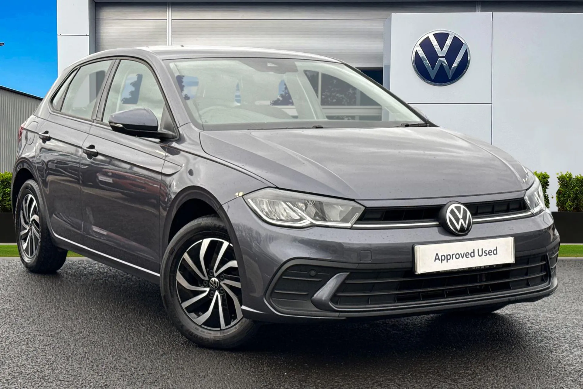 MM72LHU Volkswagen Polo 1.0 Life 5dr Image #1