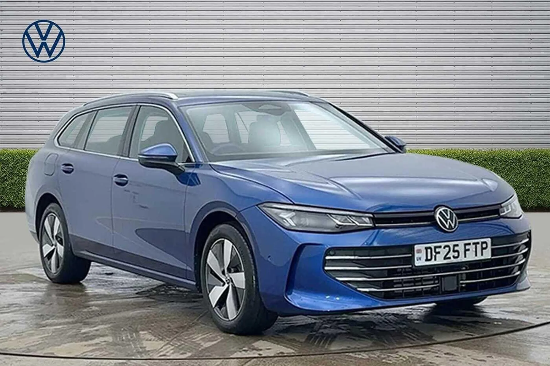 DF25FTP Volkswagen Passat 1.5 TSI eHybrid Life 5dr DSG **PAN ROOF, TOW BAR, INFO PACK** Image #1