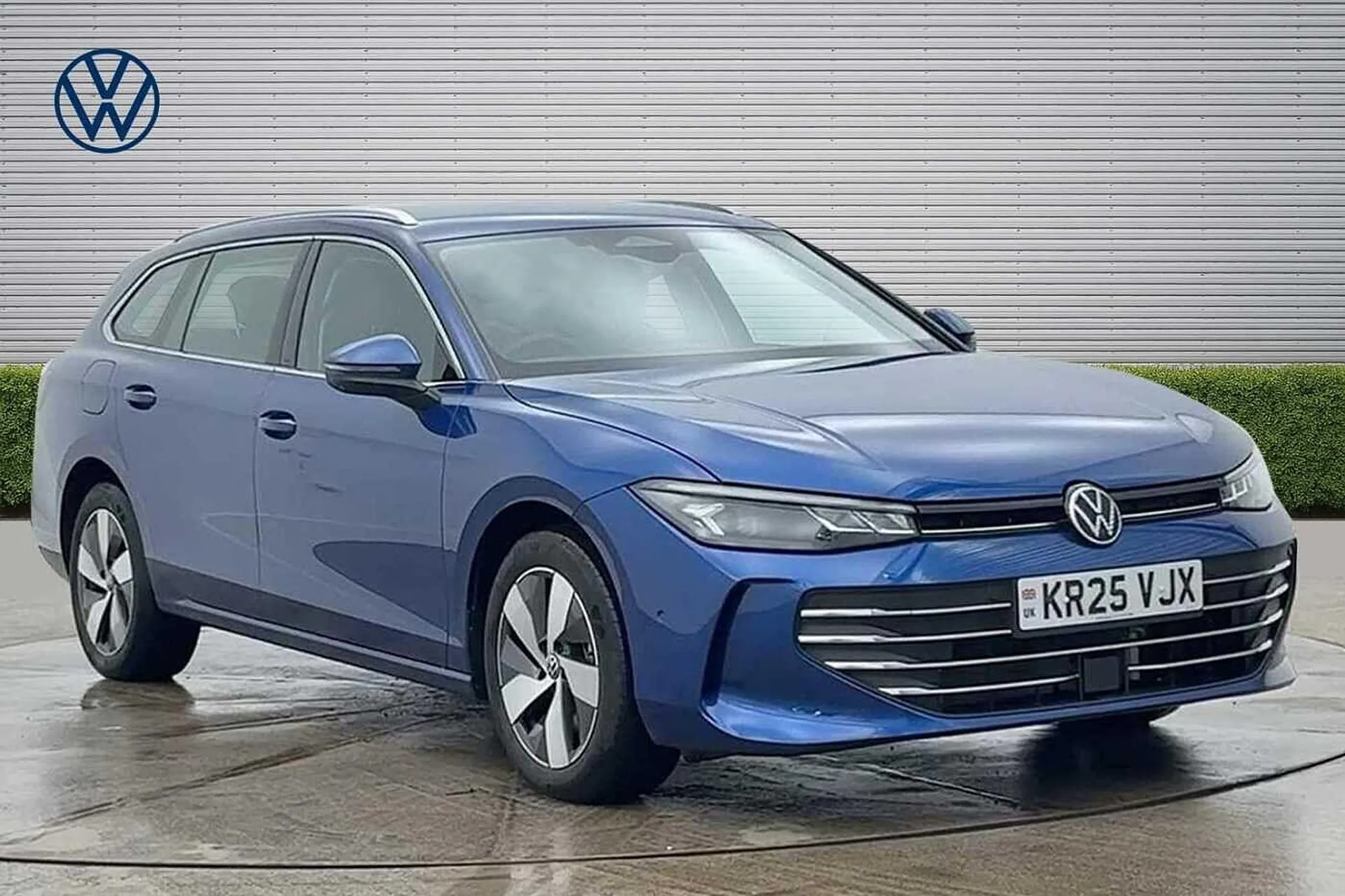 KR25VJX Volkswagen Passat 1.5 TSI eHybrid Life 5dr DSG **TOW BAR + DRIVE ASSIST PACK** Image #1