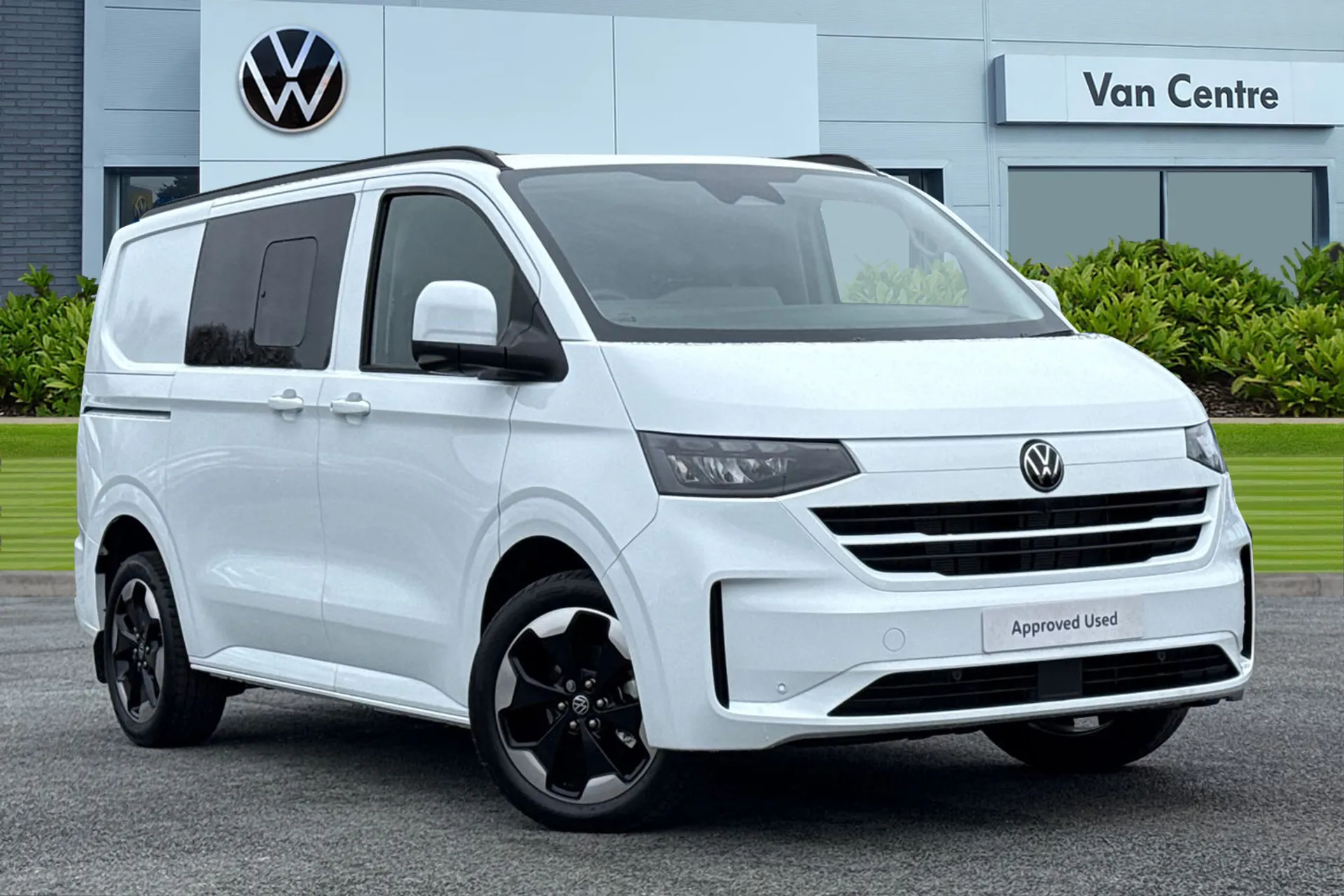 DC75USD Volkswagen Transporter T32 Kombi Commerce Pro SWB 170PS TDI 8sp Auto  -  19' Alloys / Delivery Mil Image #1