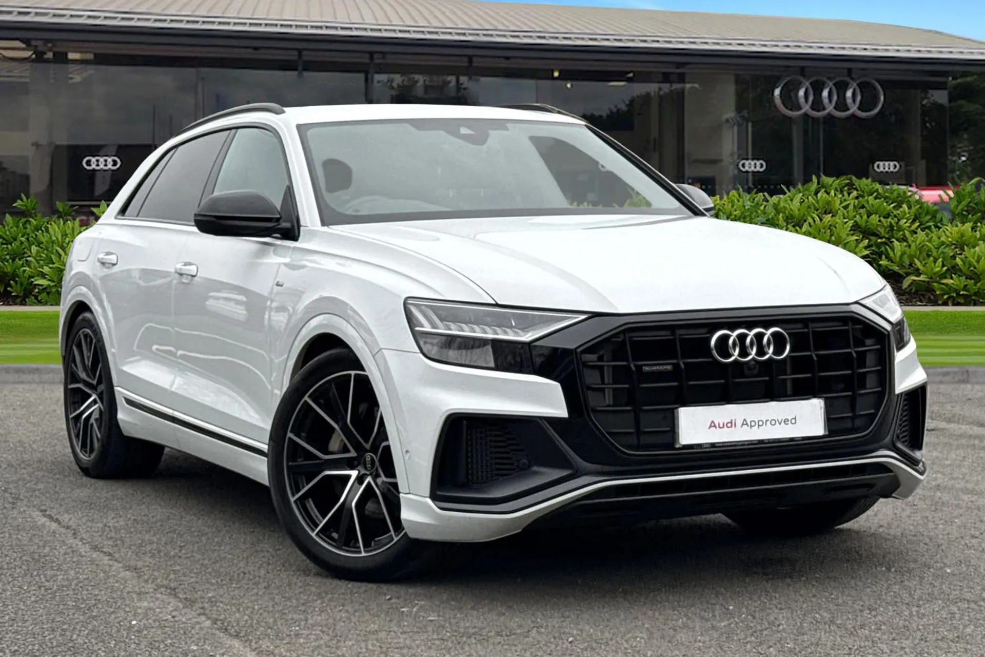 PF23VRR Audi Q8 Black Edition 55 TFSI quattro 340 PS tiptronic Image #1