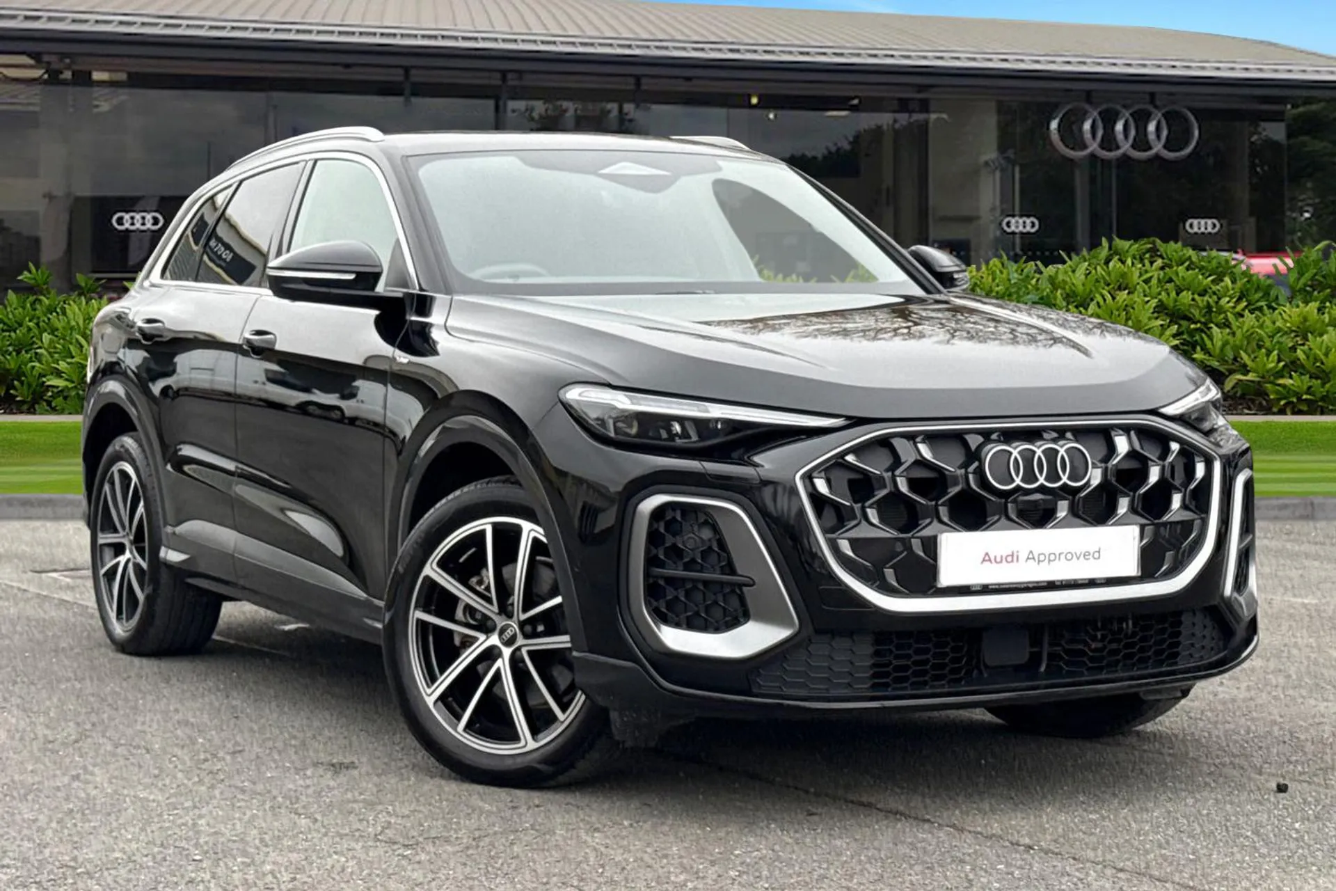 AO25YDC Audi Q5 SUV S line TFSI quattro 204 PS S tronic Image #1