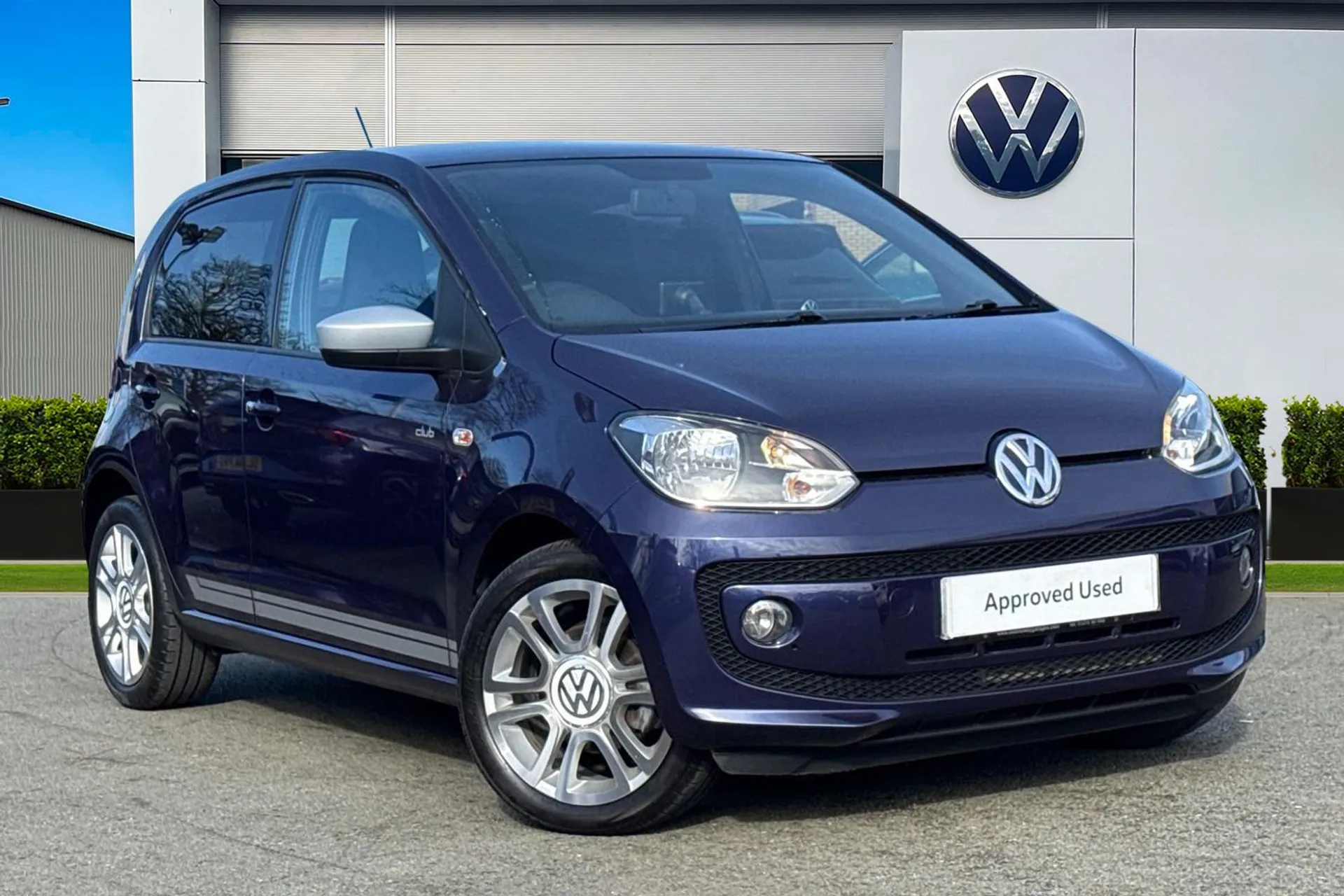 LS16YHX Volkswagen Up! 1.0 Club Up 5dr | Heated Seats | Maps & More Image #1