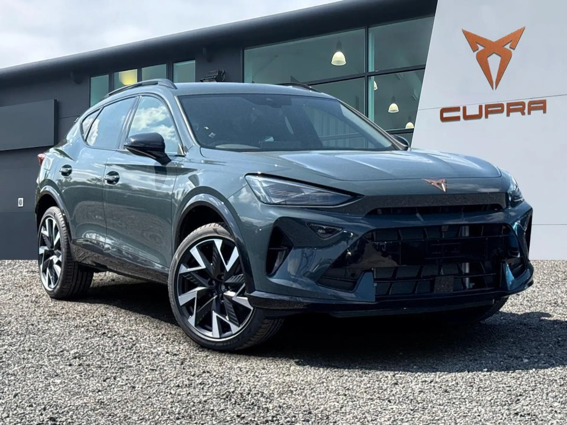  CUPRA Formentor 1.5 eHybrid 25.8kWh V2 DSG Euro 6 (s/s) 5dr Image #1