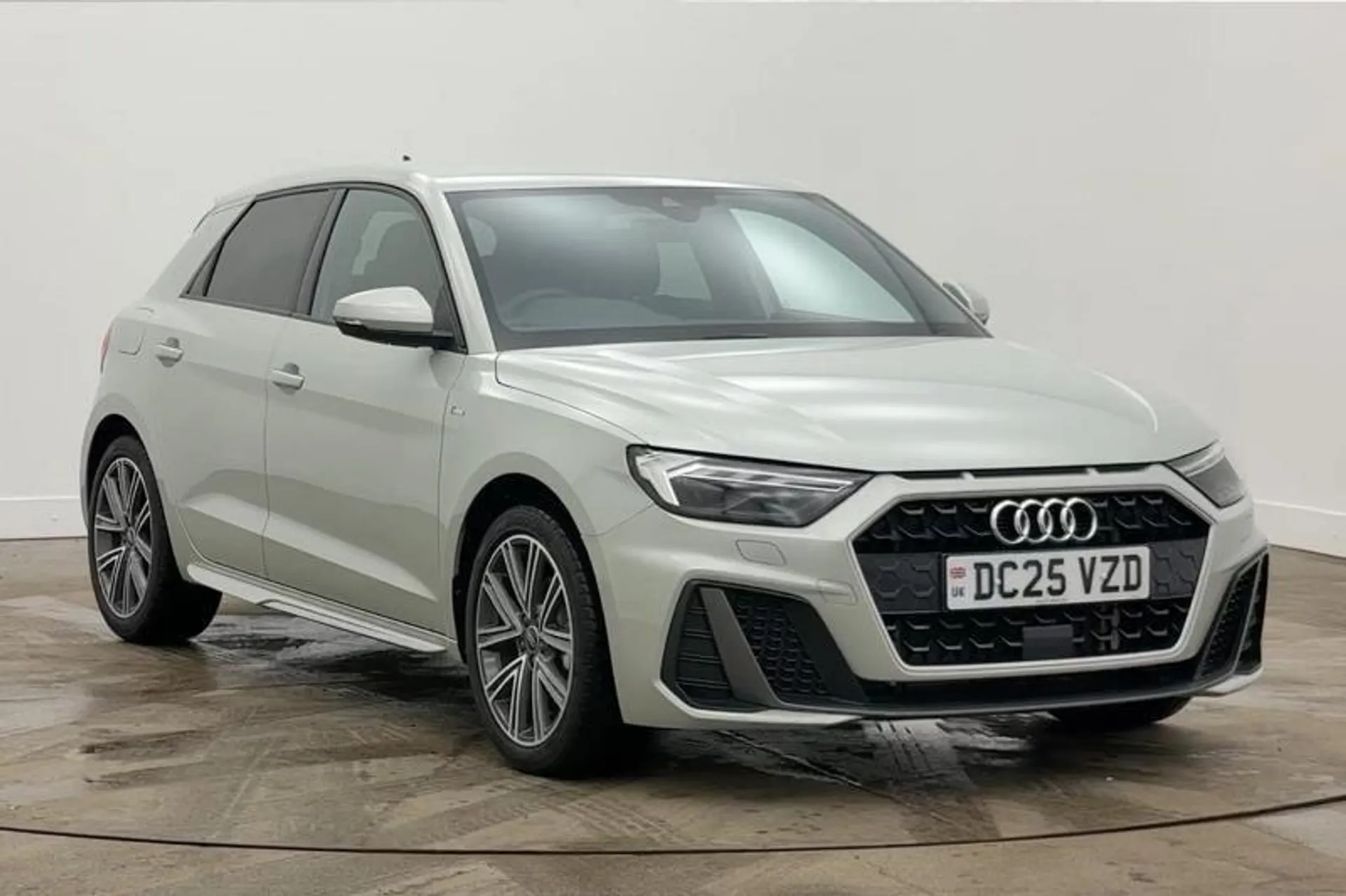 DC25VZD Audi A1 S line 35 TFSI 150 PS S tronic Image #1