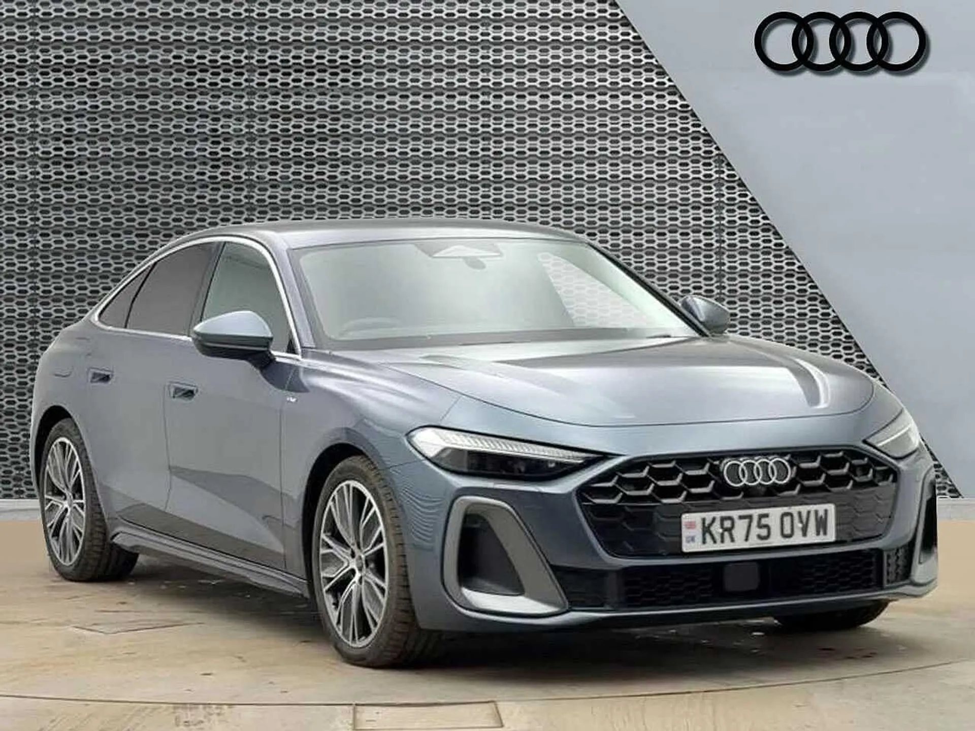 KR75OVW Audi A5 S line TFSI 204 PS S tronic Image #1