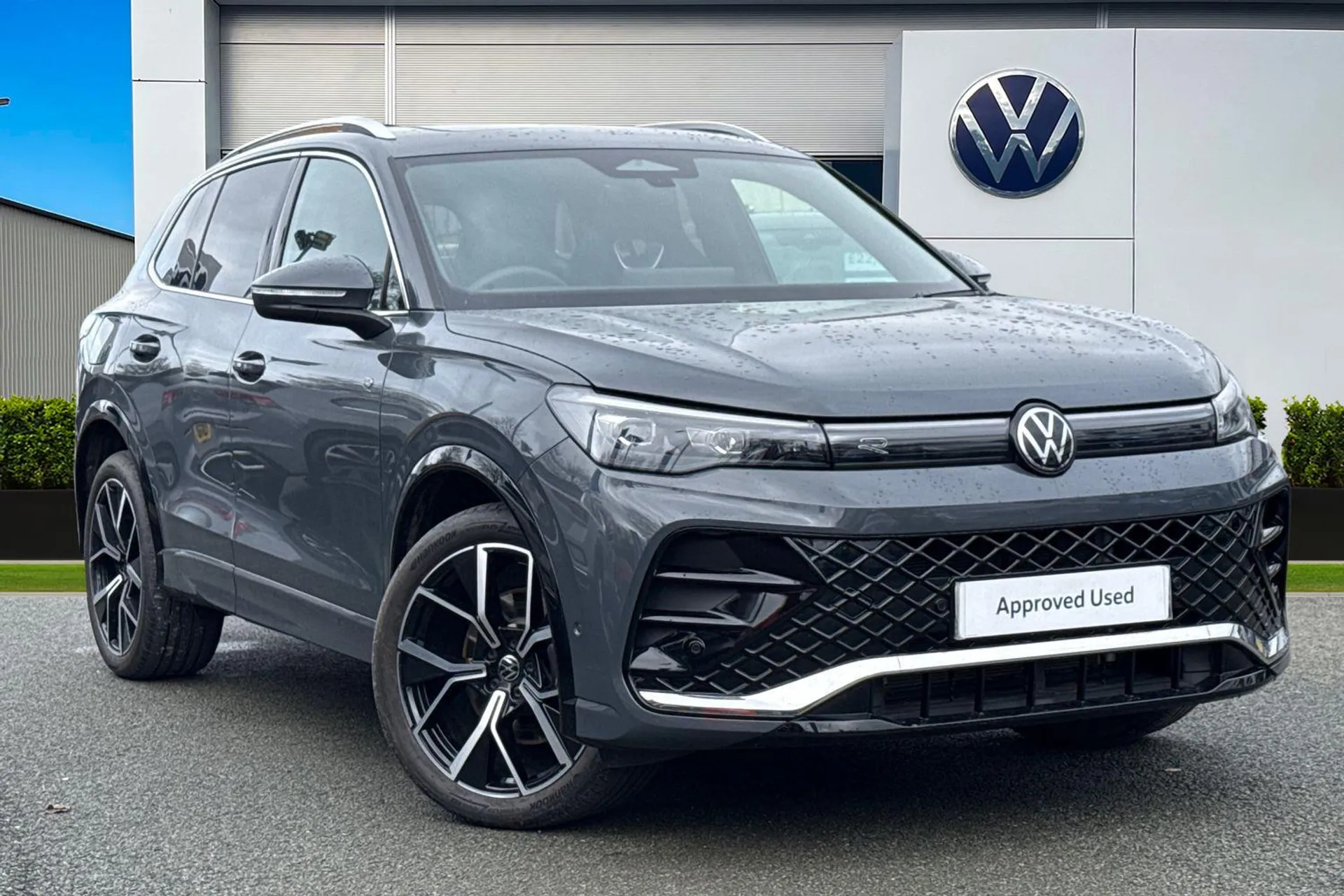 KT25TTZ Volkswagen Tiguan 1.5 TSI 272 eHybrid R-Line 5dr DSG