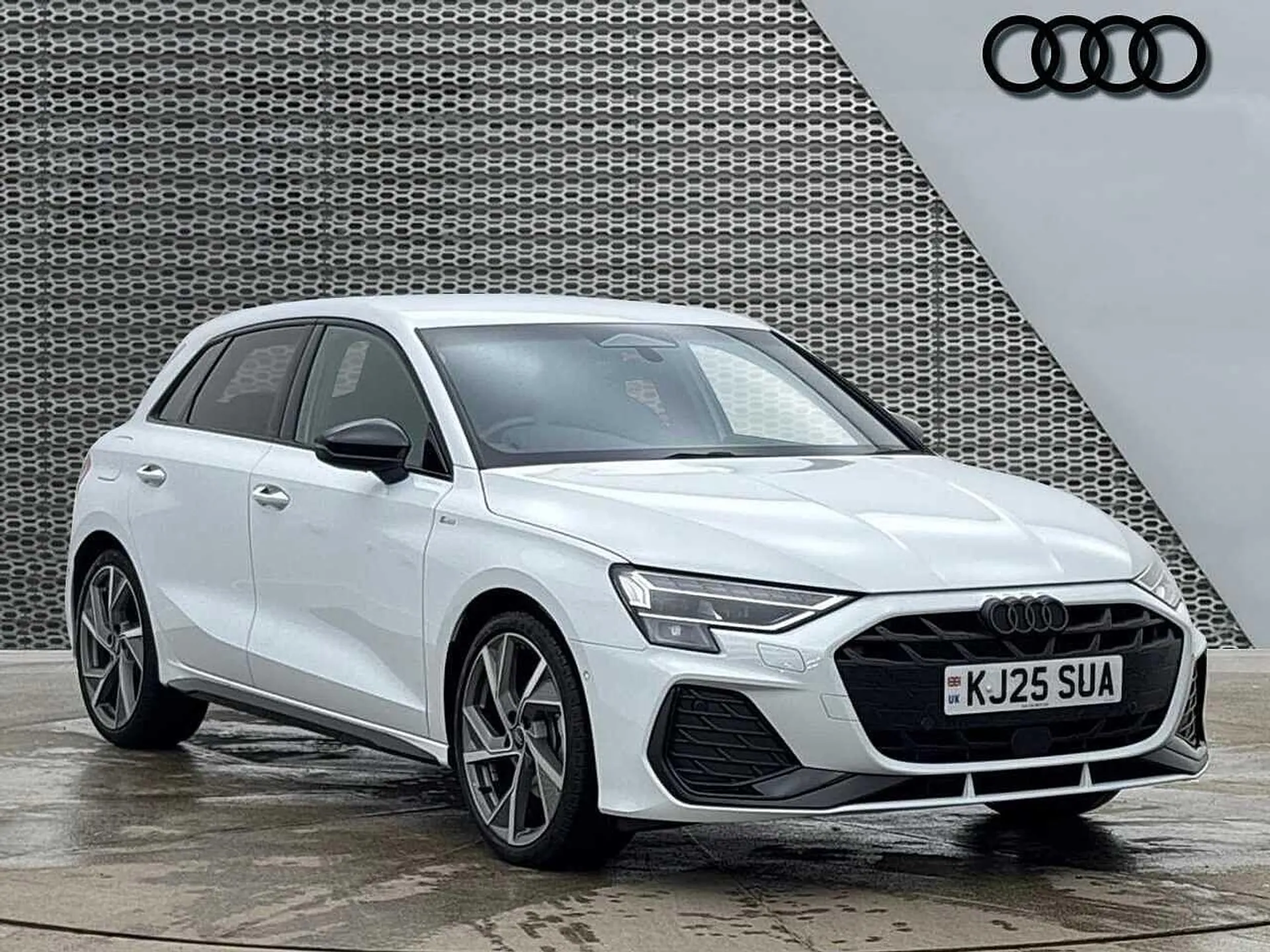 KJ25SUA Audi A3 Sportback Black Edition TFSI 150 PS S tronic Image #1