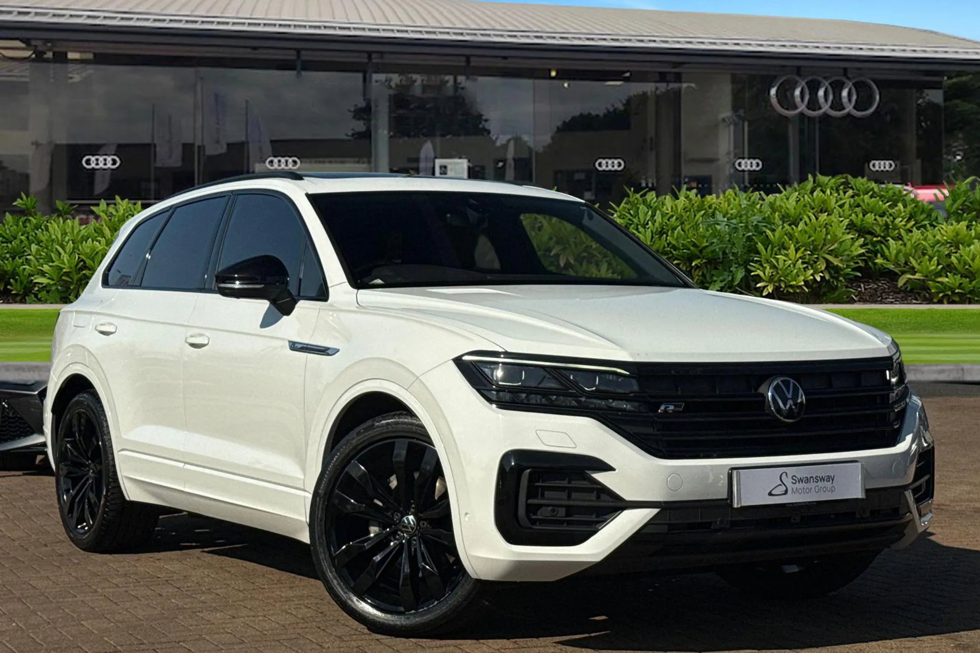 WN21GZB Volkswagen Touareg 3.0 TDI V6 Black Edition Tiptronic 4Motion Euro 6 (s/s) 5dr Image #1