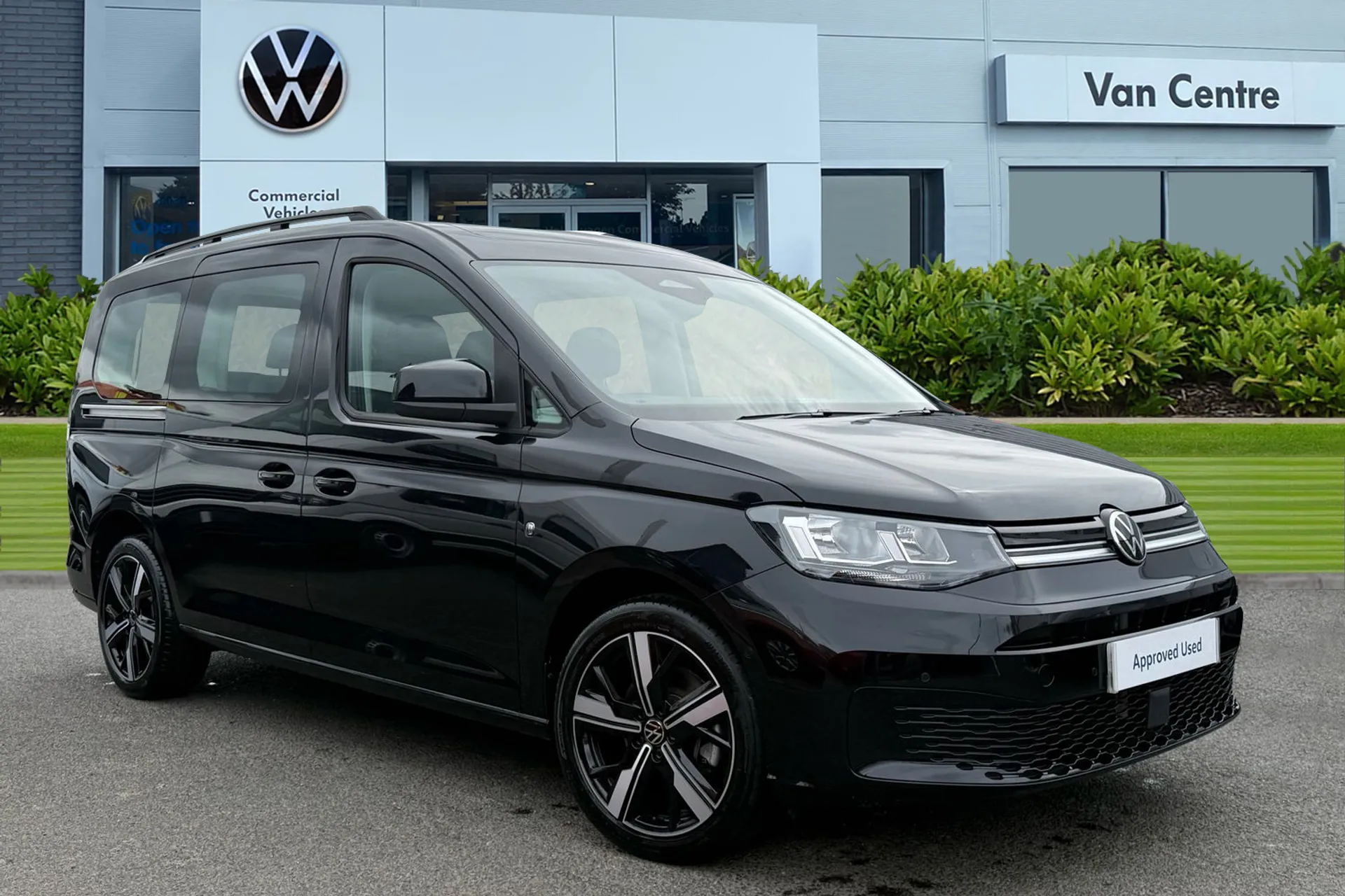 KY75OEX Volkswagen Caddy Maxi 2.0 TDI 122 Life 5dr DSG [Tech Pack] + Panoramic Glass Sunroof Image #1