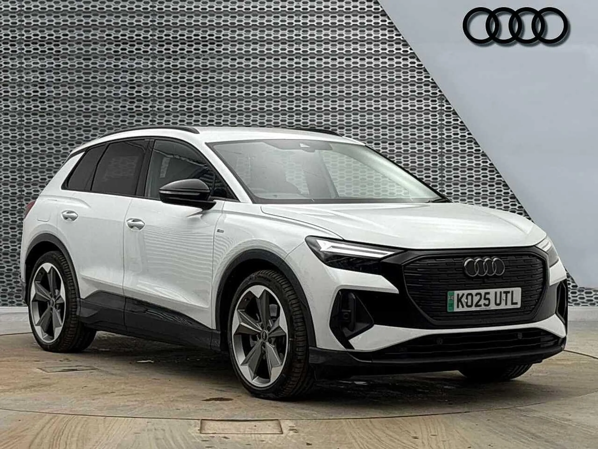 KO25UTL Audi Q4 e-tron Q4  Black Edition 45 e-tron  210,00 kW Image #1