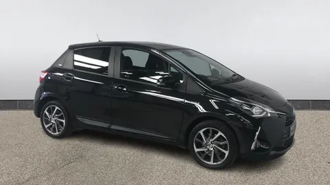 2020 TOYOTA YARIS 1.5 HYBRID Y20 CVT BI TONE PETROL HYBRID AUTOMATIC 26,200 MILES BLACK... photo