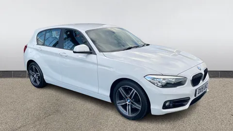 2019 BMW 1 SERIES 118I 1.5 SPORT NAV SERVOTRONIC PETROL MANUAL 43,180 MILES WHITE 12,197 199... photo