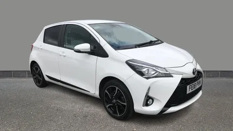 2018 TOYOTA YARIS 1.5 VVT I DESIGN PETROL MANUAL 24,866 MILES WHITE 10,697 186 MONTH... photo