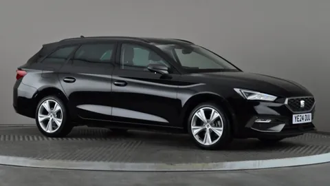 2024 seat leon 1.4 ehybrid fr dsg petrol/plugin elec hybrid automatic 32,399 miles black £17,176 £275 /month pcp £199... photo
