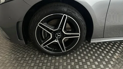 MERCEDES-BENZ A CLASS A250e AMG Line Premium Edition Auto
