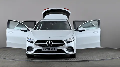 MERCEDES-BENZ A CLASS A250e AMG Line Premium Auto