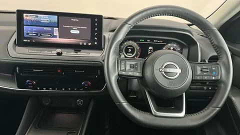 NISSAN QASHQAI 1.3 DiG-T MH 158 N-Connecta Xtronic